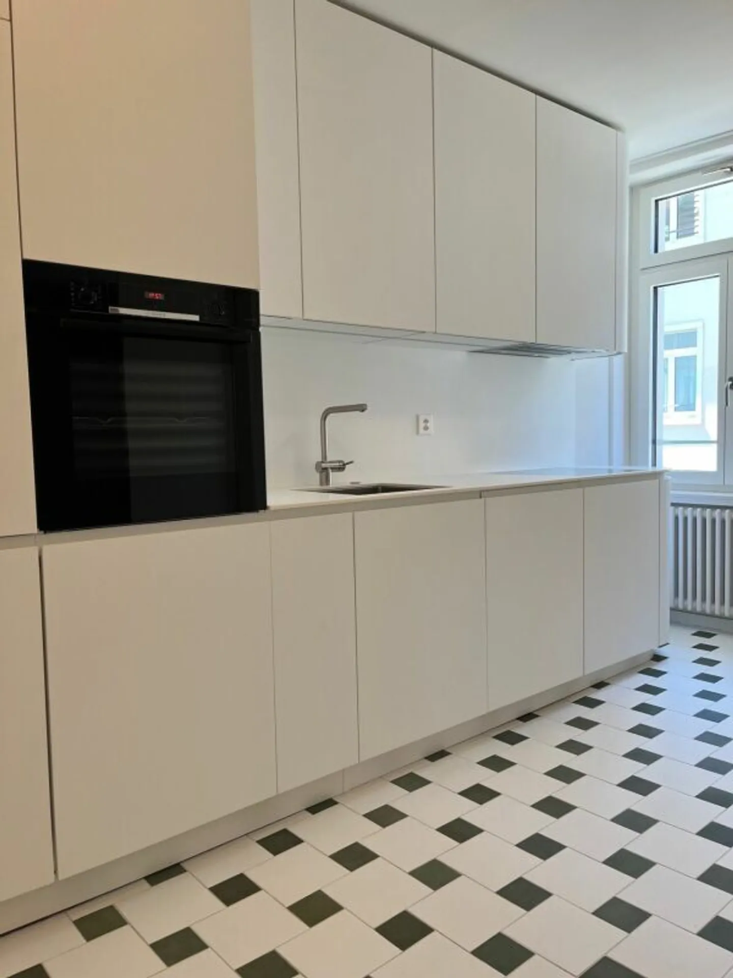 Appartement lumineux de 2,5 pièces avec espace jardin dans le beau quartier des musées - Photo 4 sur 9