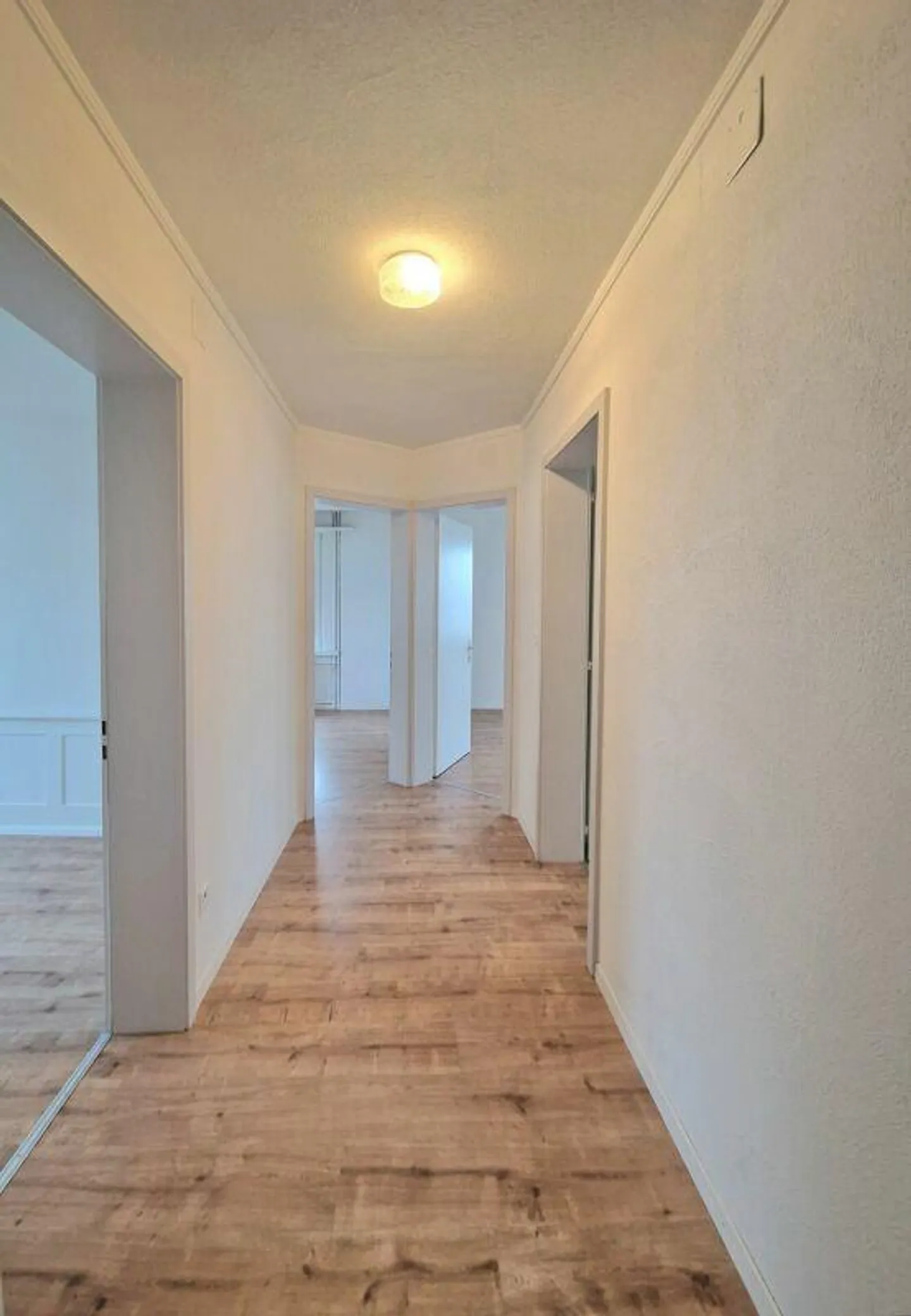 Appartement 4.0 pièces avec charme dans un emplacement central - Photo 5 sur 9