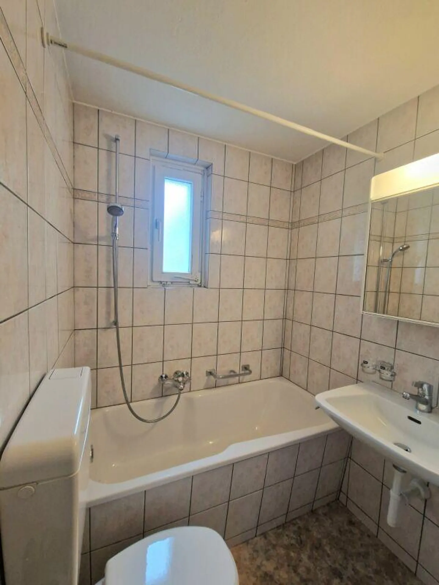 Appartement 4.0 pièces avec charme dans un emplacement central - Photo 8 sur 9