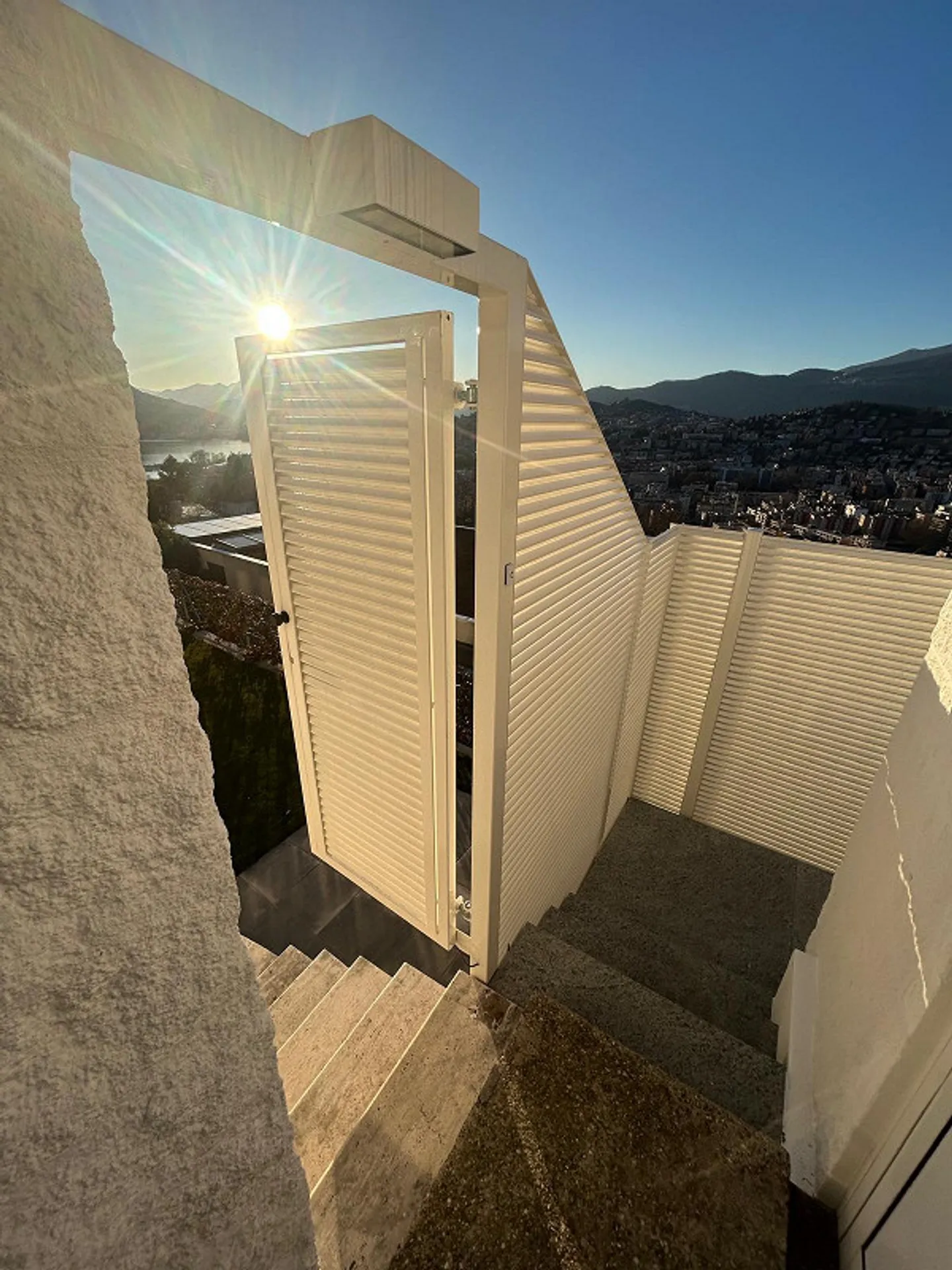 Sunny Villa lake view Whirlpool 5.5 Rooms, 190 m² - Photo 14 of 26