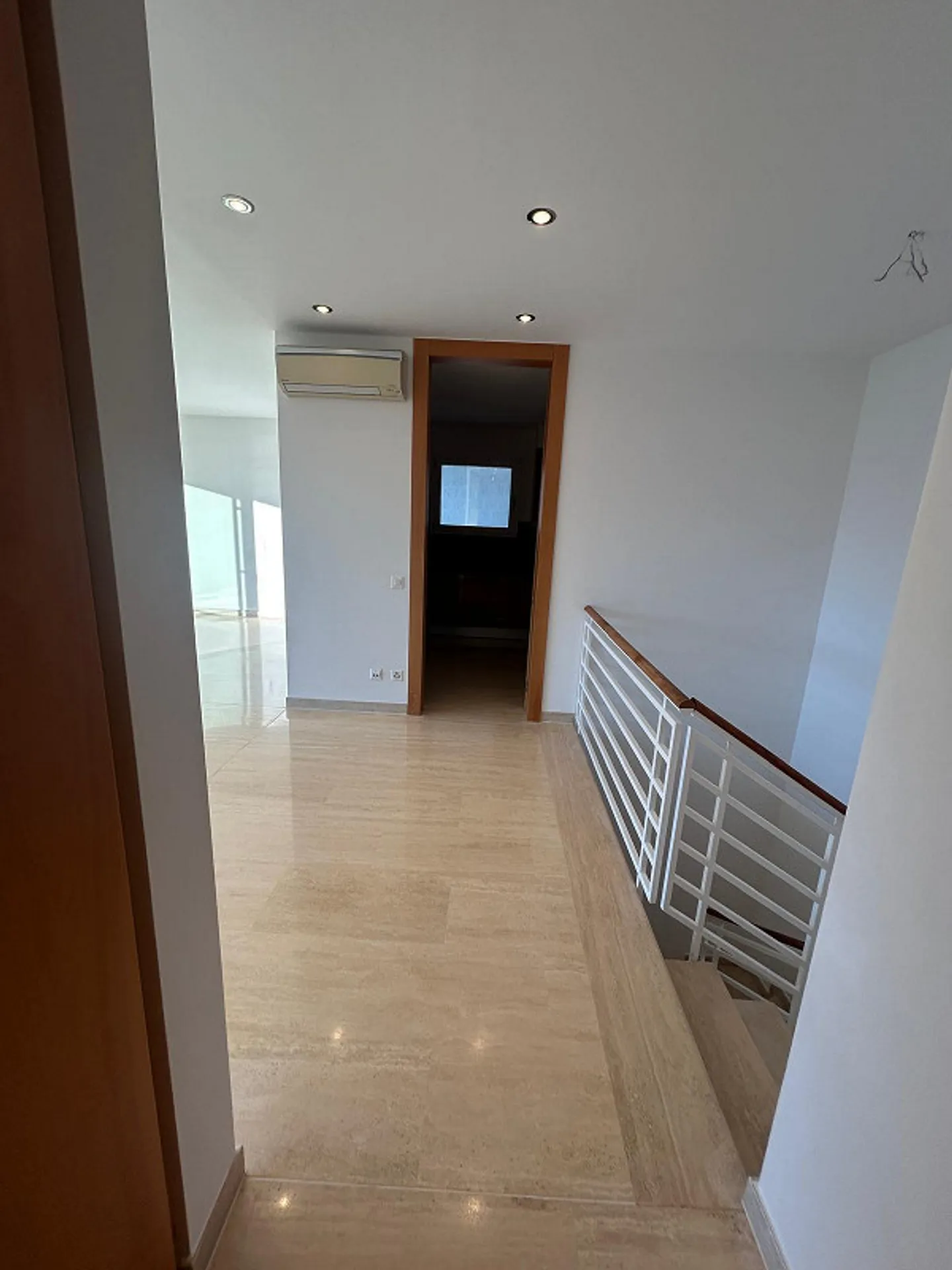 Sunny Villa lake view Whirlpool 5.5 Rooms, 190 m² - Photo 24 of 26