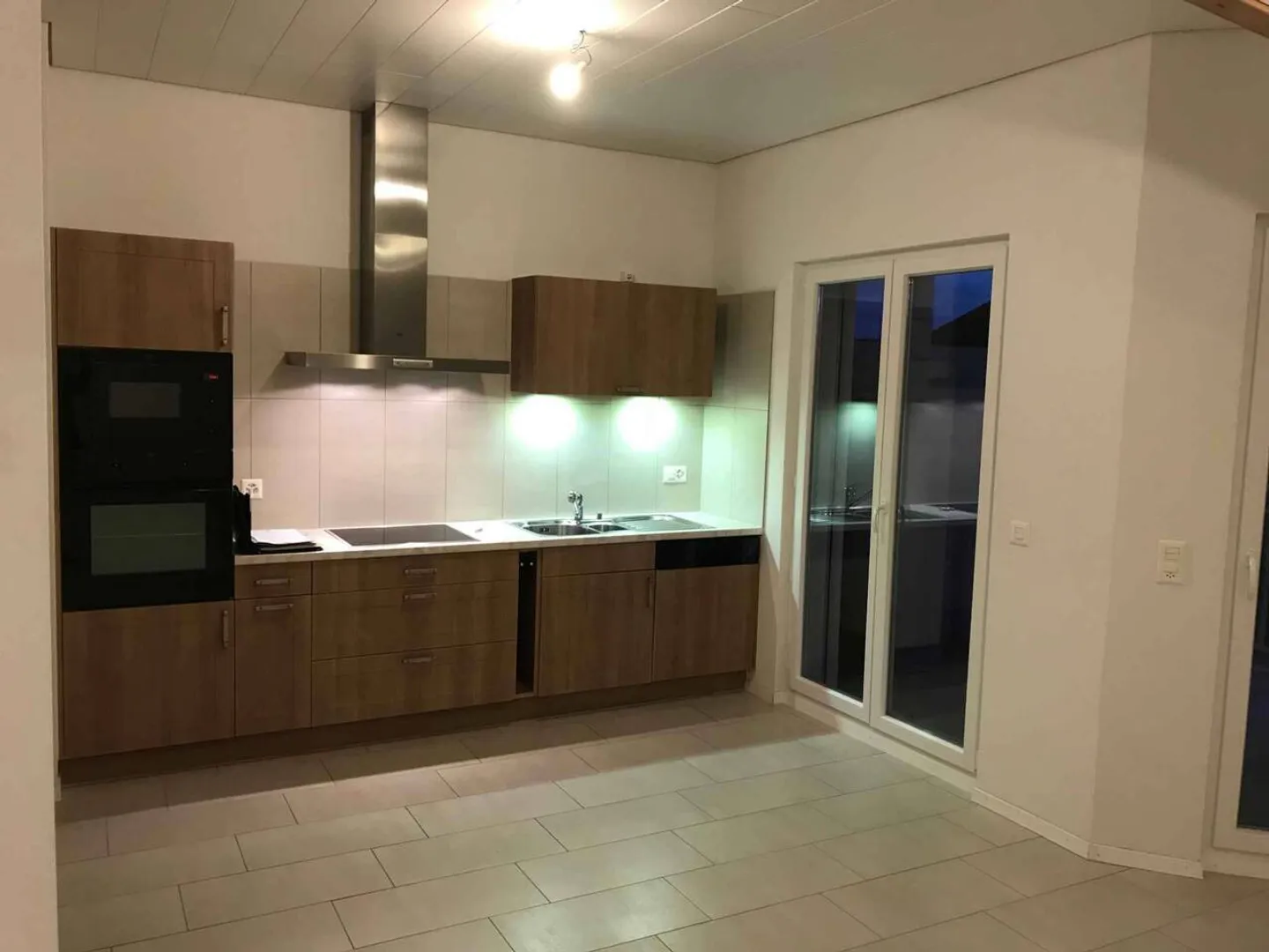 Charmant appartement 4.5 pièces - Photo 2 sur 8