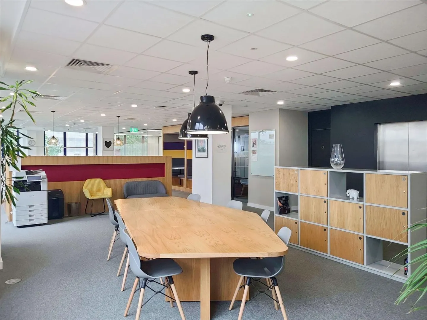 Private office space for 3 people at Regus Main Station - Photo 6 of 17