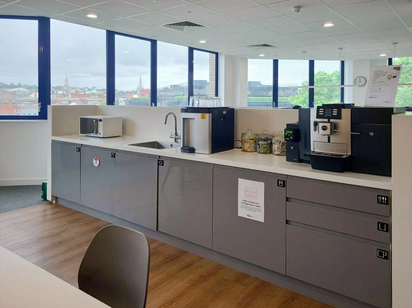 Private office space for 3 people at Regus Main Station - Photo 15 of 17