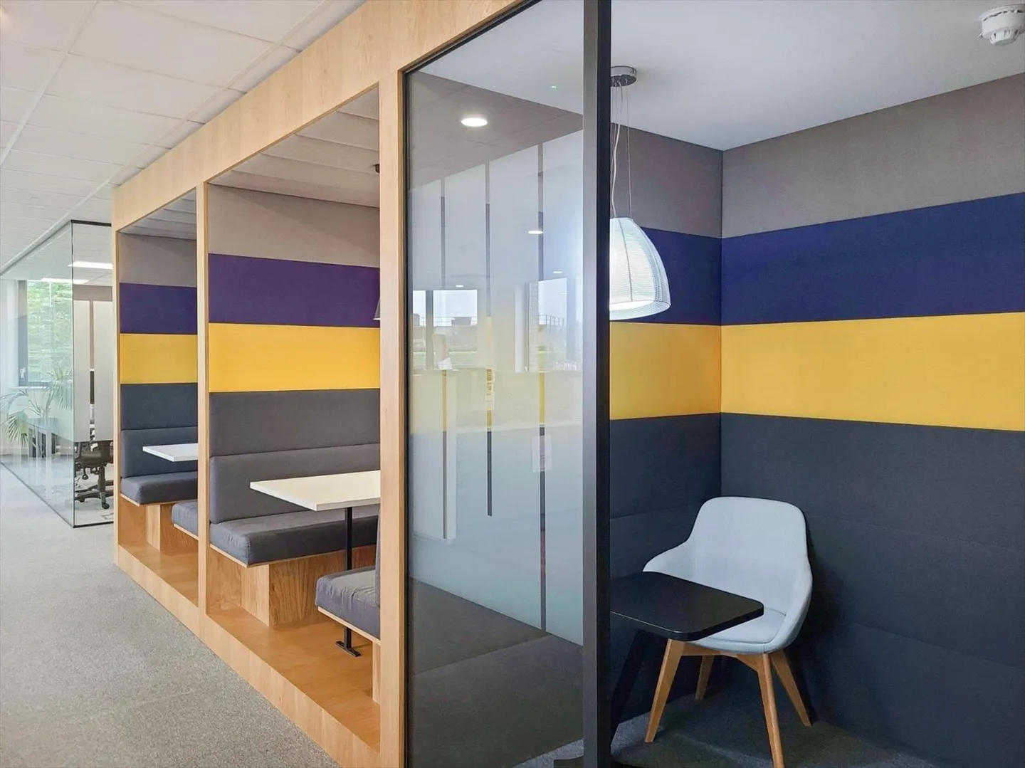 Private office space for 3 people at Regus Main Station - Photo 10 of 17