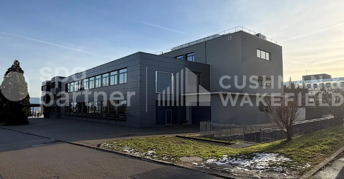 Geräumiger Industrieplatz - Foto 2 von 12