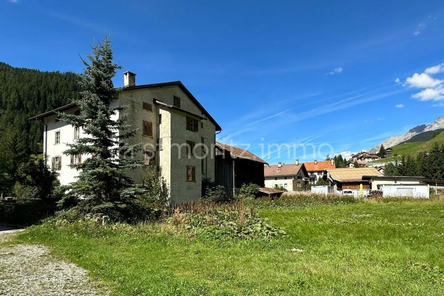 Building plot with approx. 600m2 main usable area second home potential - Photo 3 of 6