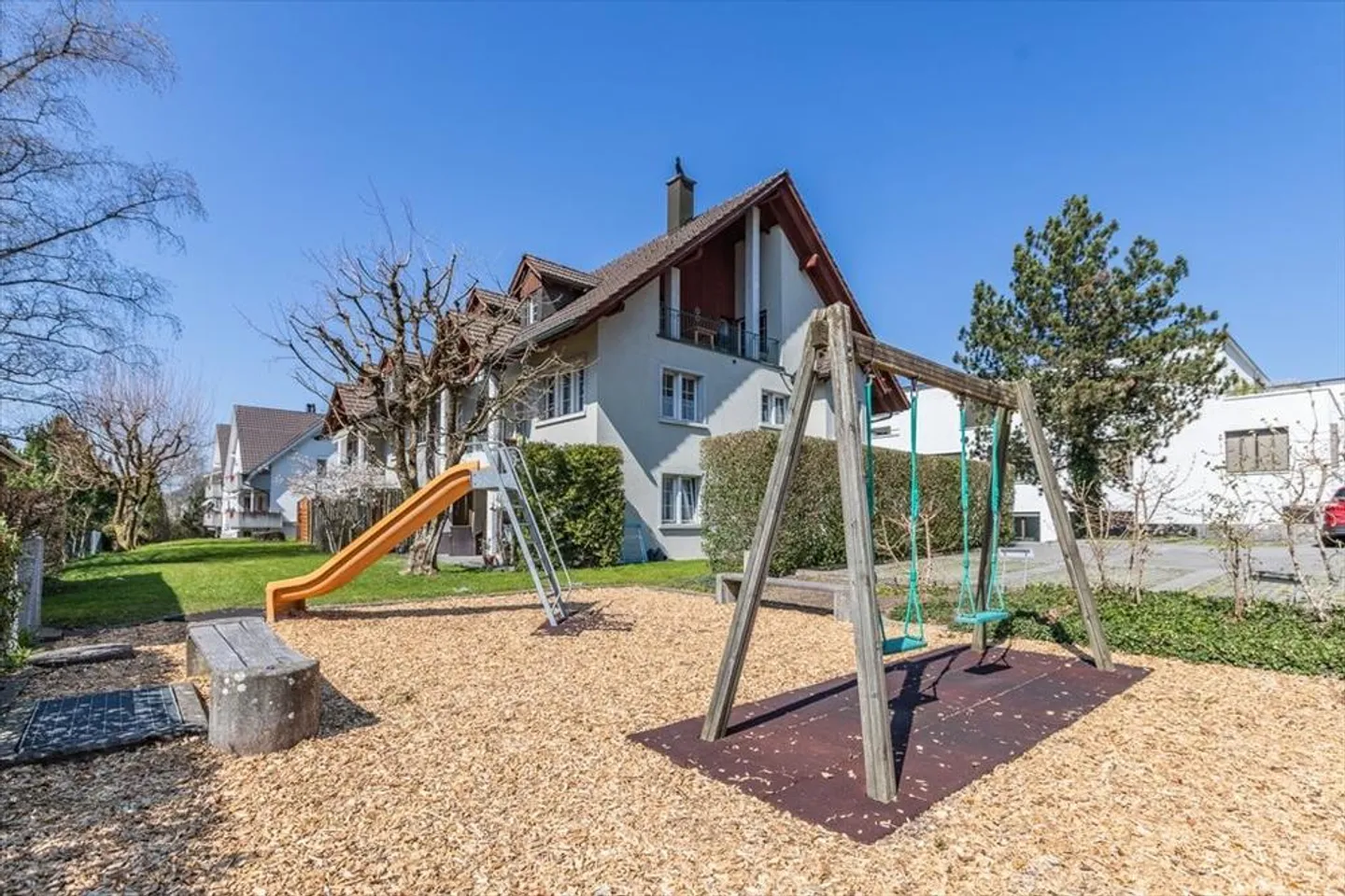 Ici attend votre nouveau chez-vous - Photo 2 sur 11