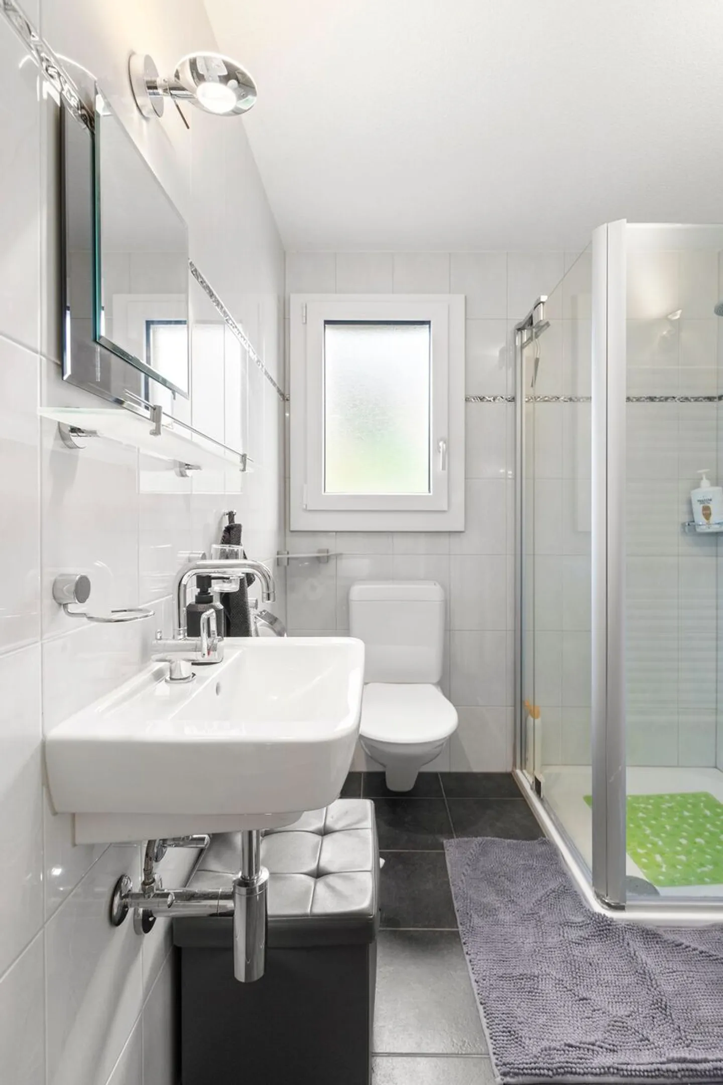 Renovated 4.5-room ground floor apartment with sunny garden - Photo 5 of 7