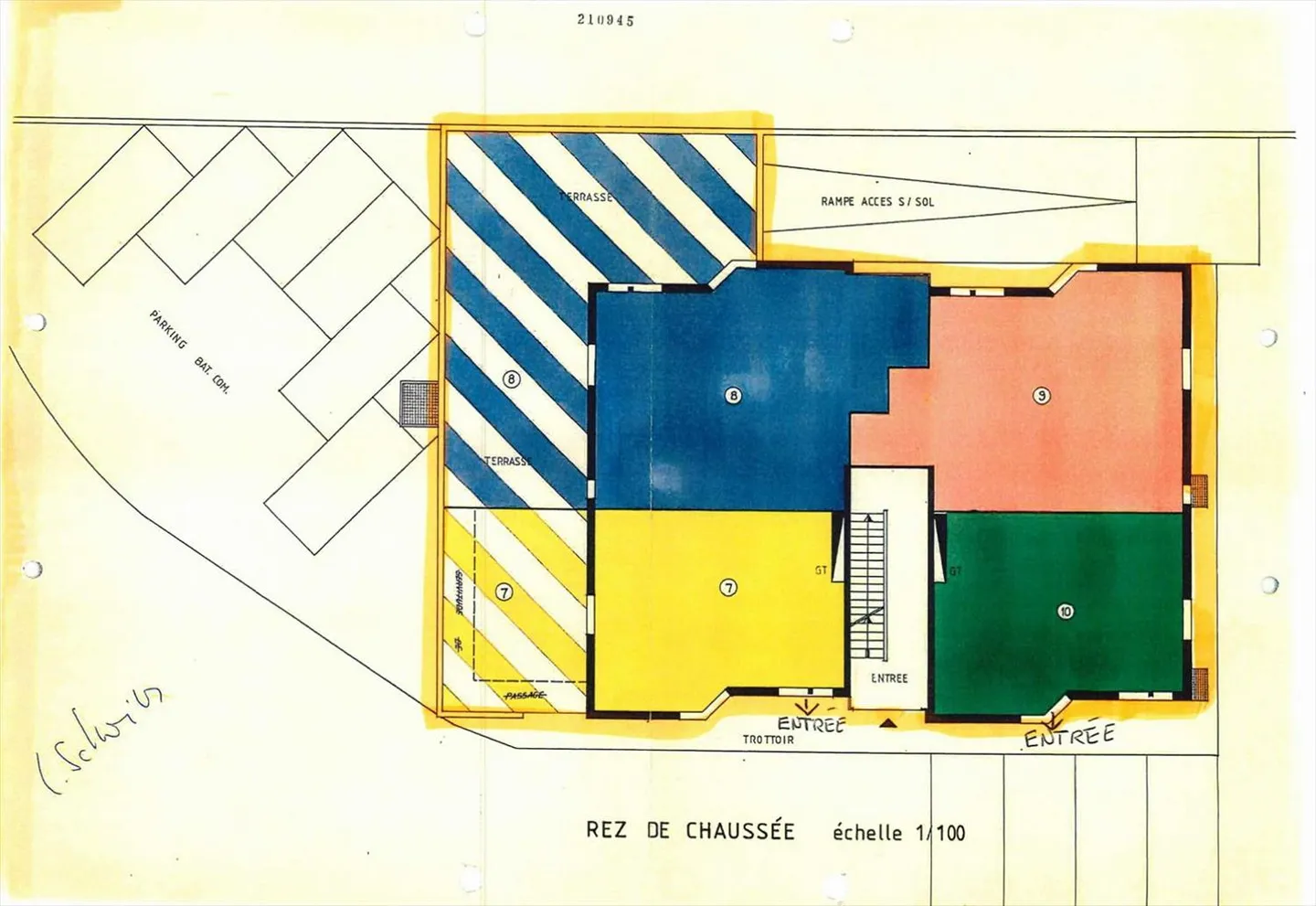AMPIO SPAZIO COMMERCIALE MODULARE DI 232 m² CON TERRAZZA E PARCHEGGIO - Foto 1 di 13