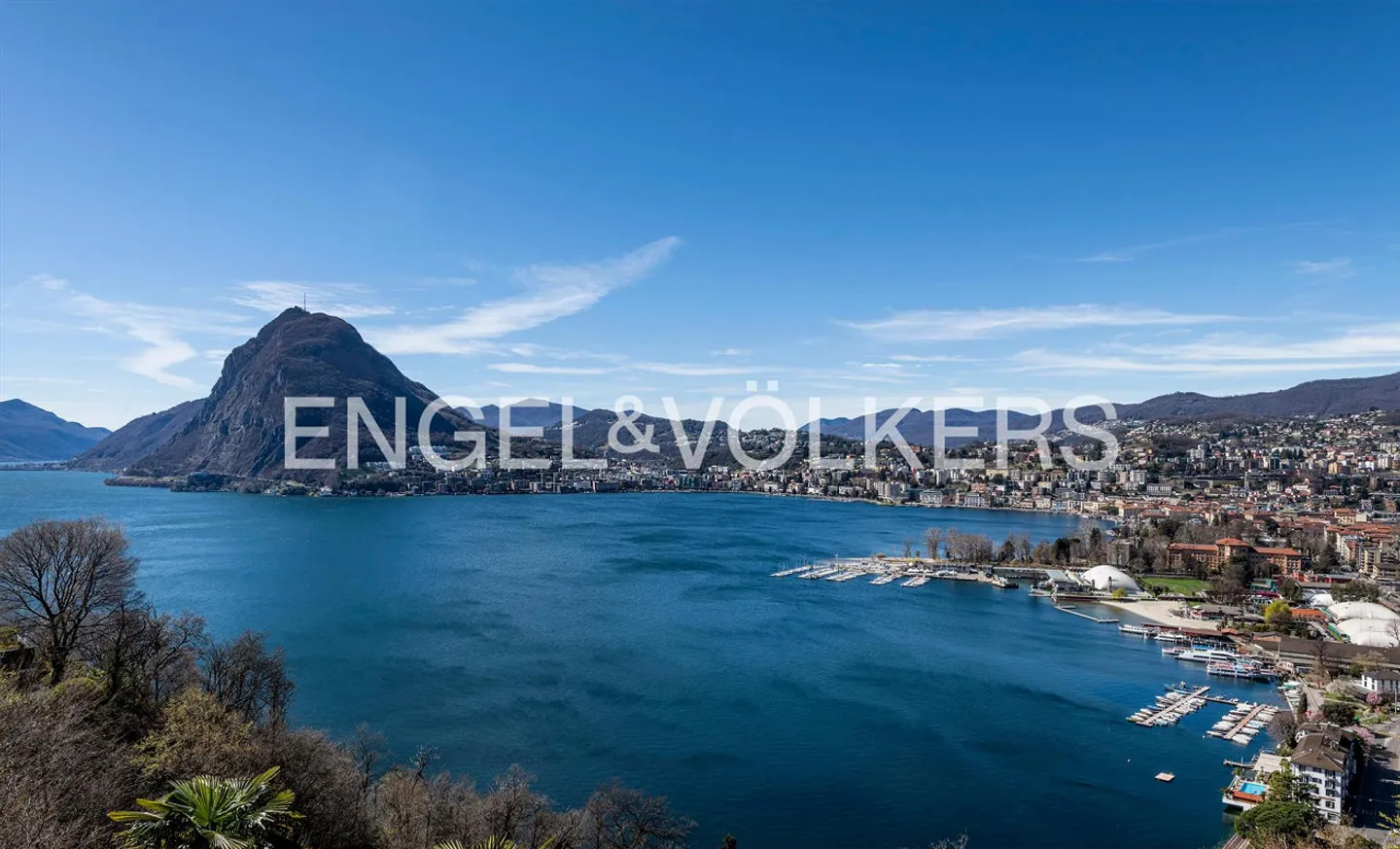 Cozy Rooftop Apartment with a View - Photo 1 of 12