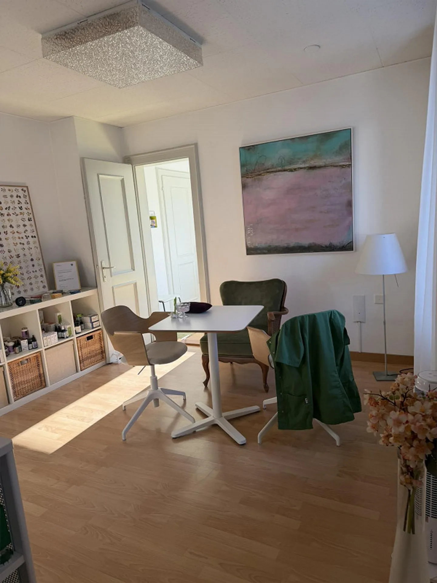 Practice or office space in a charming commercial building - Photo 1 of 5