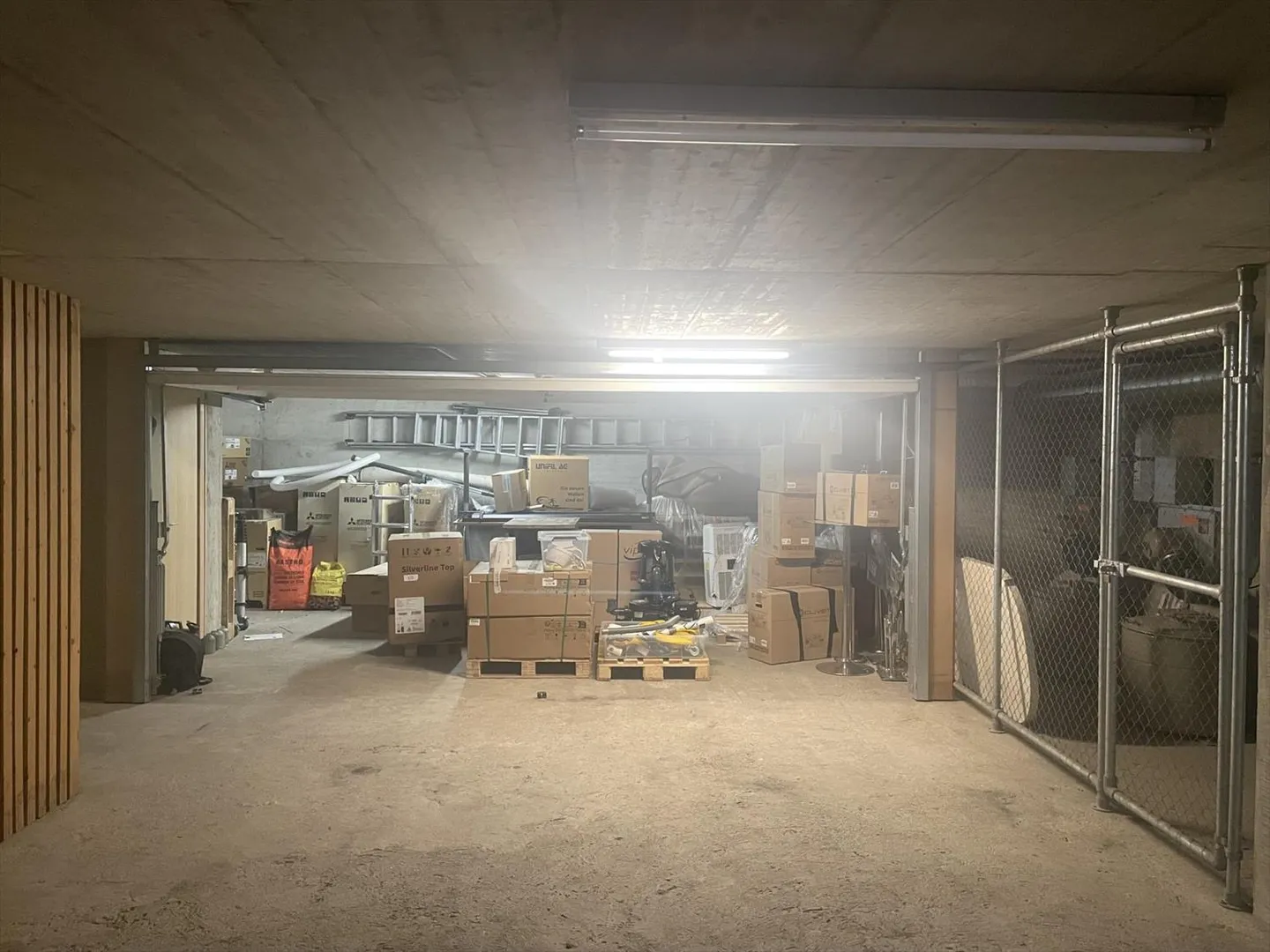 AMPIO SPAZIO COMMERCIALE MODULARE DI 232 m² CON TERRAZZA E PARCHEGGIO - Foto 3 di 13