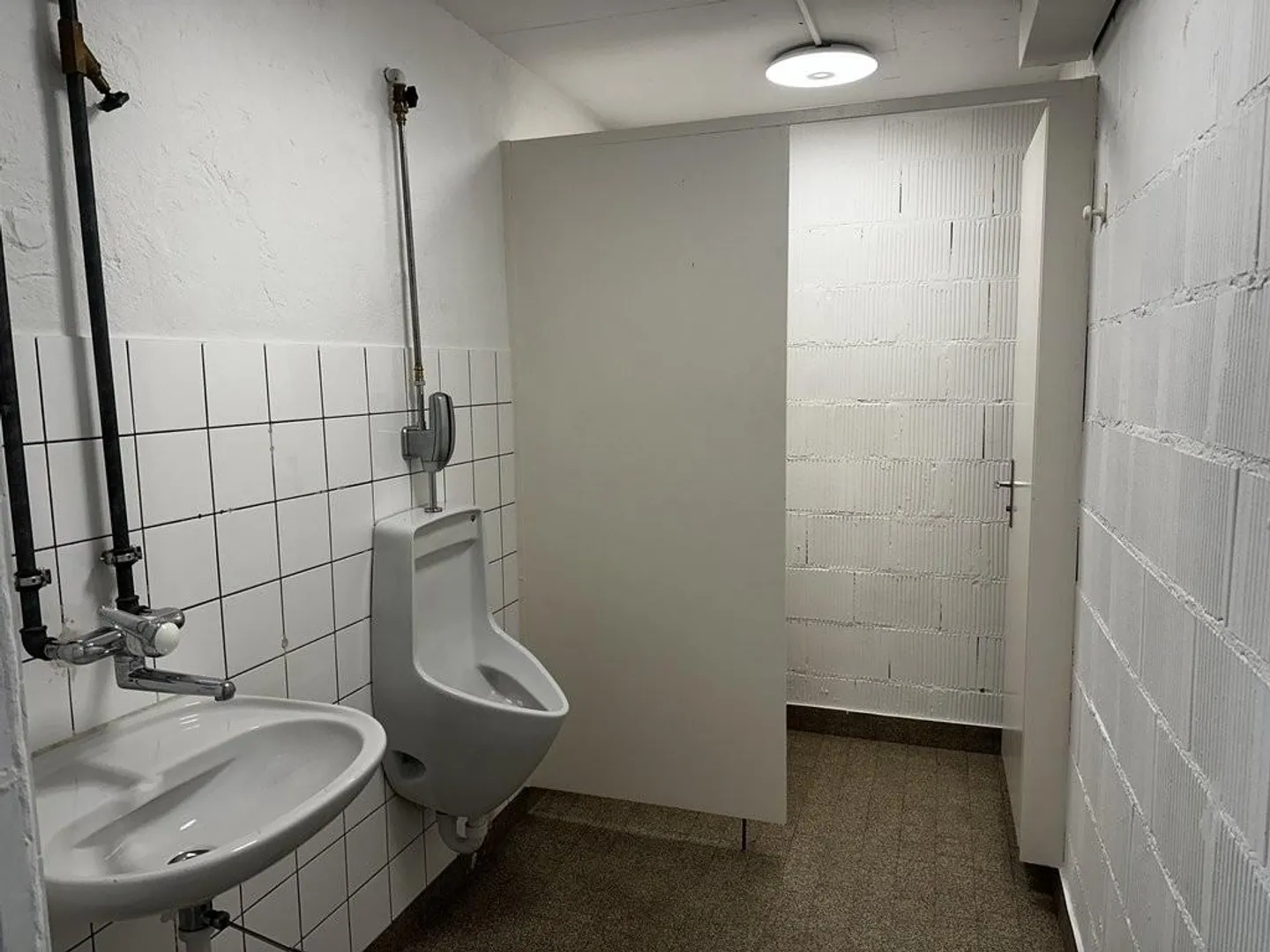 Il tuo spazio commerciale nel Zentareal - Foto 5 di 6