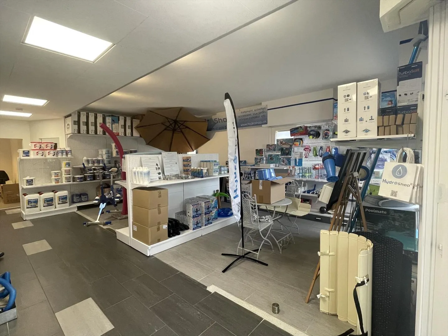 AMPIO SPAZIO COMMERCIALE MODULARE DI 232 m² CON TERRAZZA E PARCHEGGIO - Foto 4 di 13