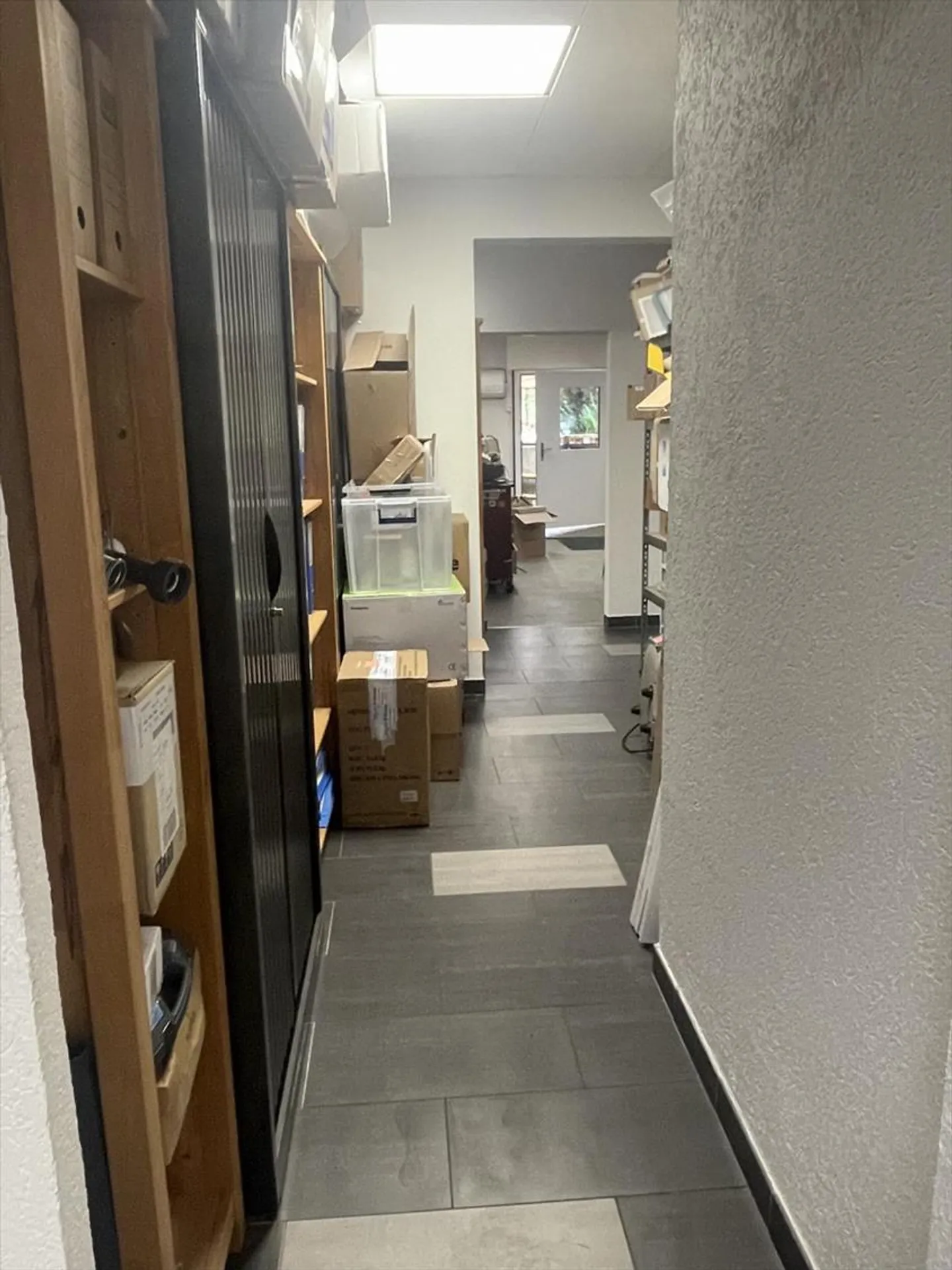 AMPIO SPAZIO COMMERCIALE MODULARE DI 232 m² CON TERRAZZA E PARCHEGGIO - Foto 8 di 13