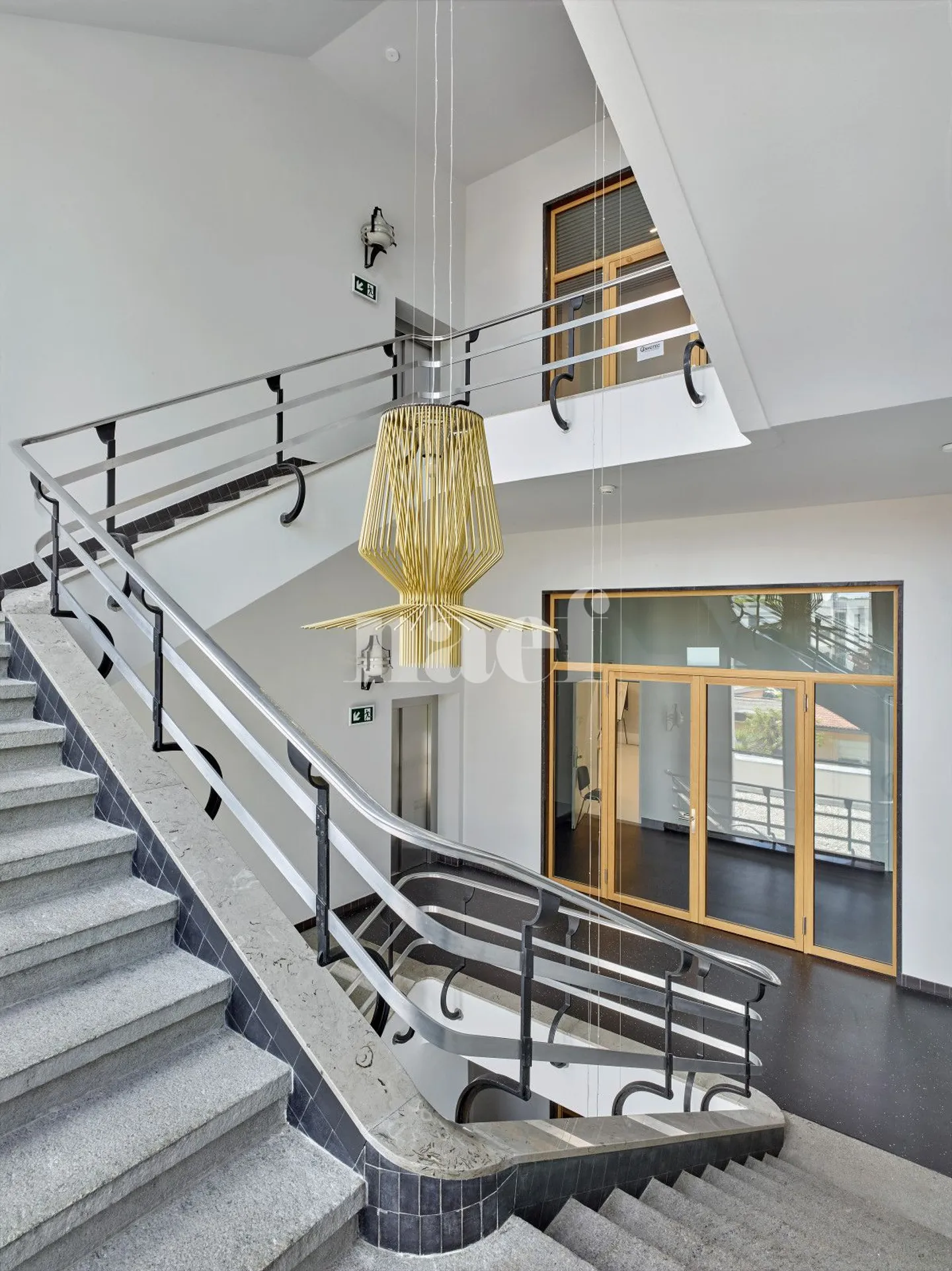 Uffici di 622 m2 con travi a vista - Foto 7 di 12