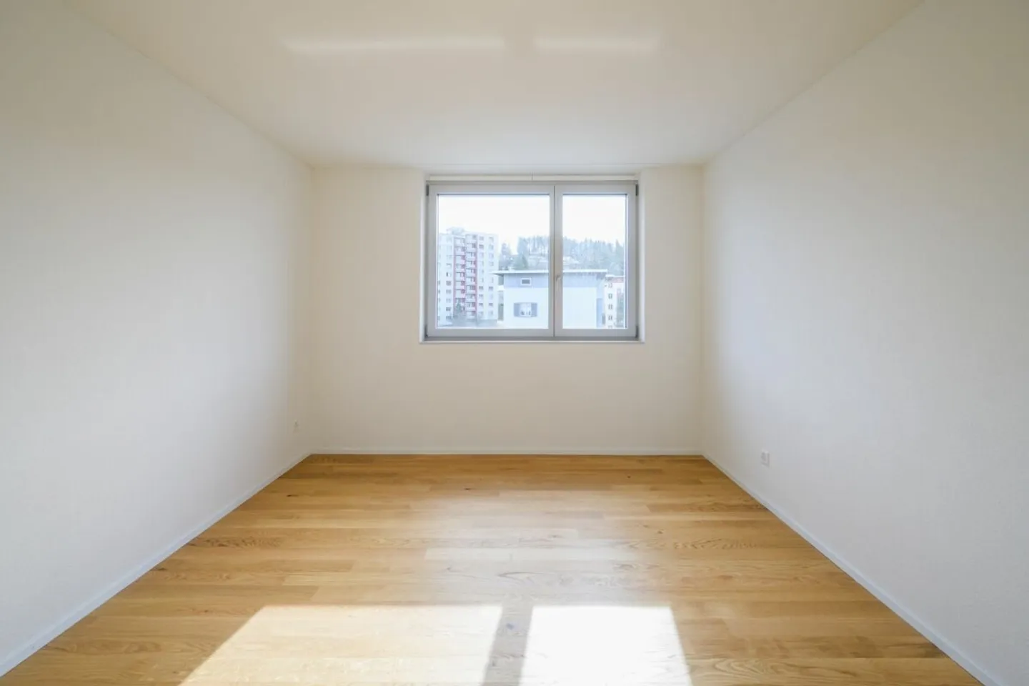 Very nice 4.5-room apartment completely new with balcony-loggia - Photo 6 of 12