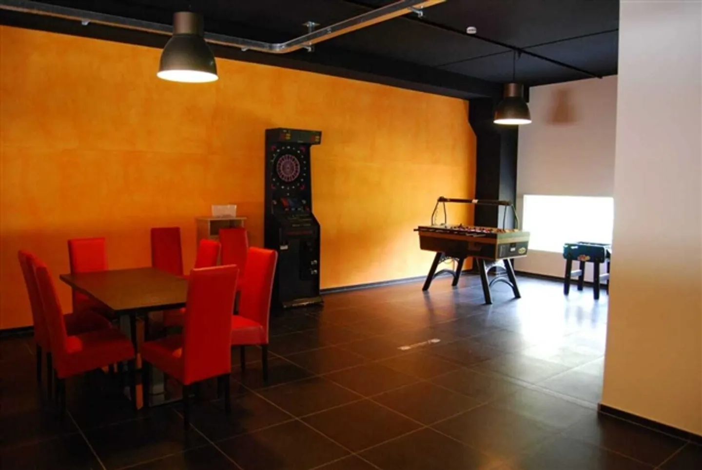 Capannone utilizzato come ristorante con appartamento - Foto 3 di 15