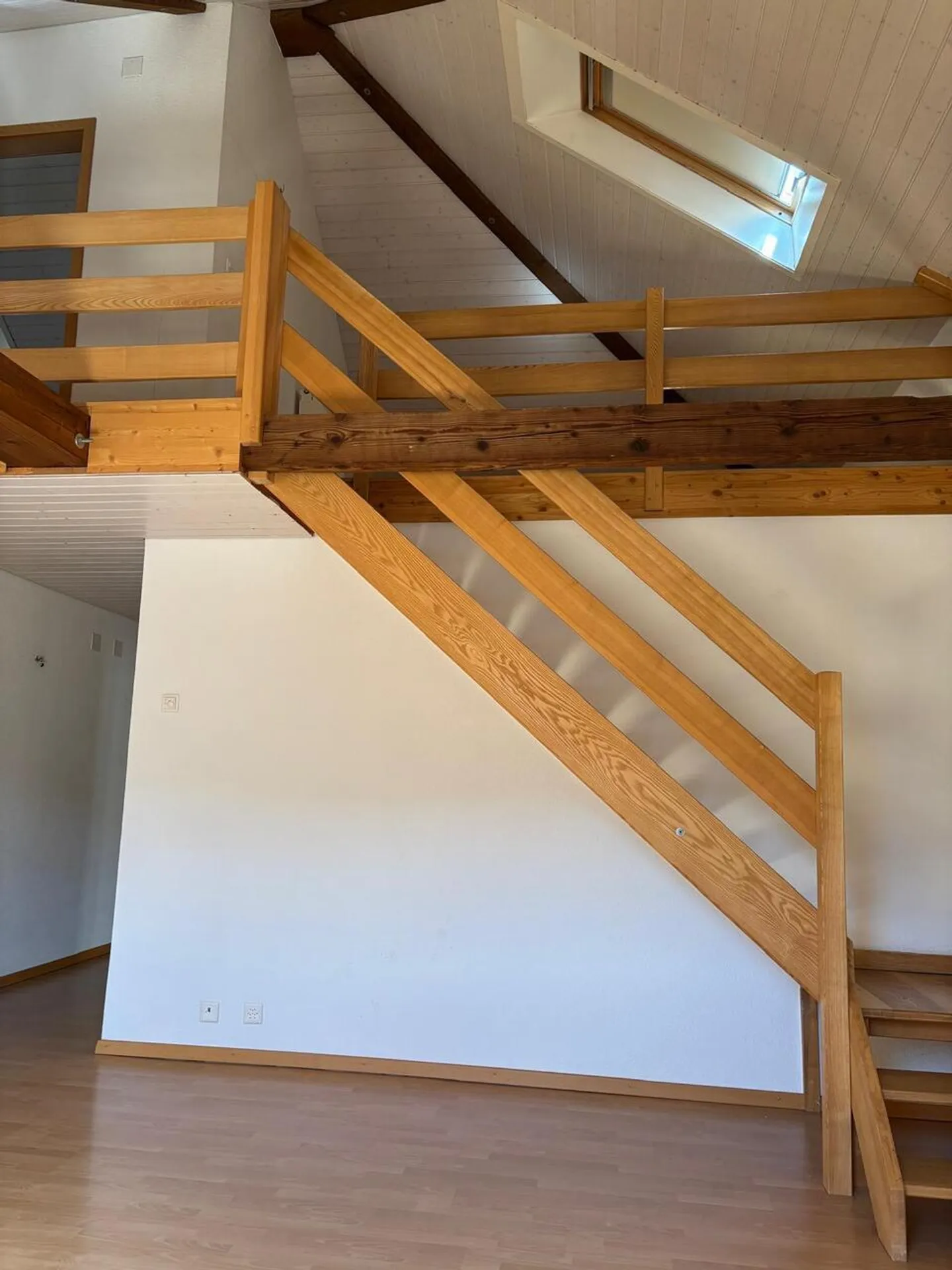 Duplex spacieux avec cuisine moderne - Photo 2 sur 25
