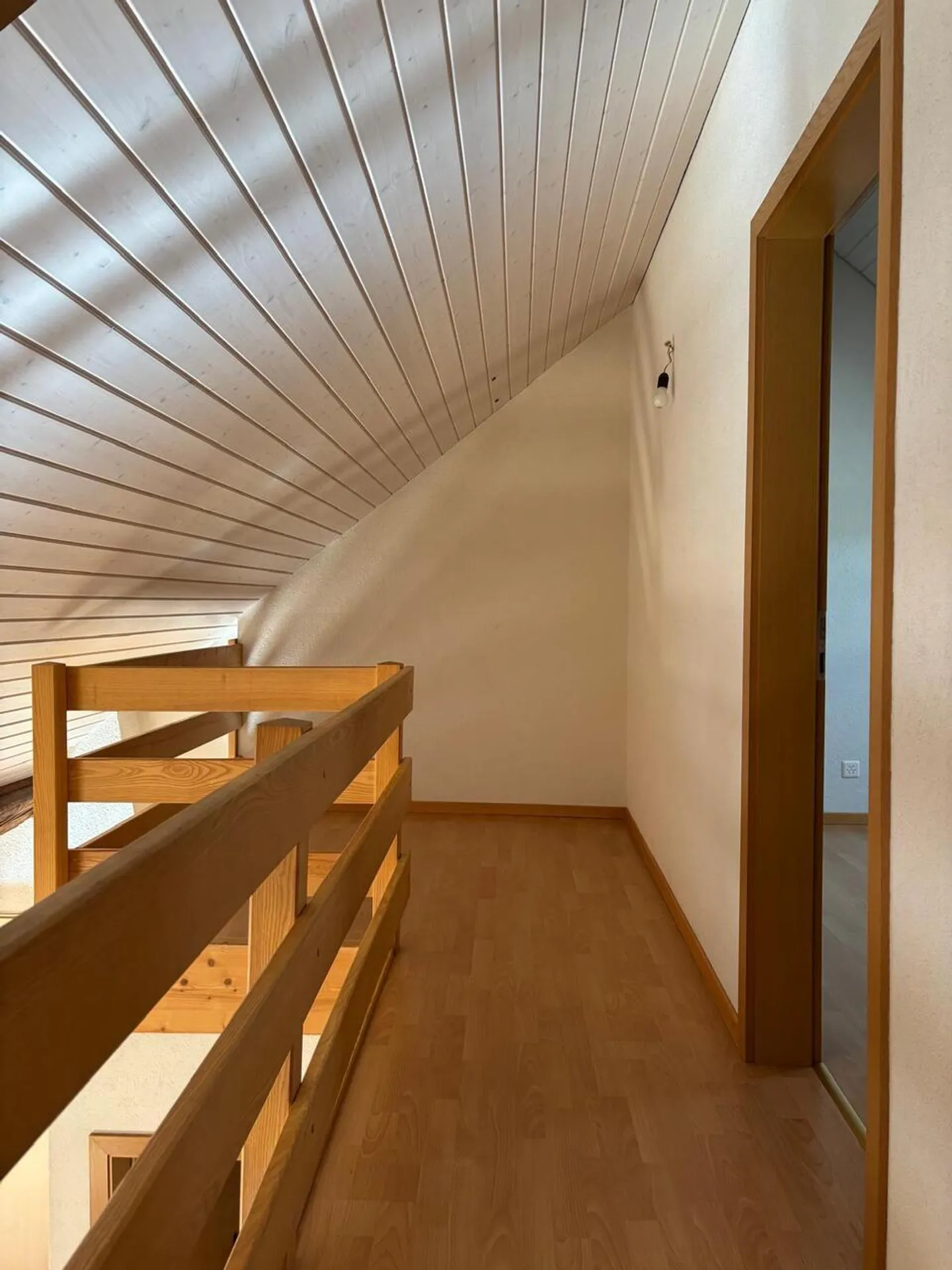 Duplex spacieux avec cuisine moderne - Photo 4 sur 25