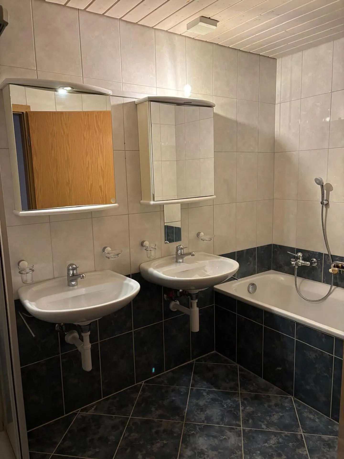 Duplex spacieux avec cuisine moderne - Photo 13 sur 25