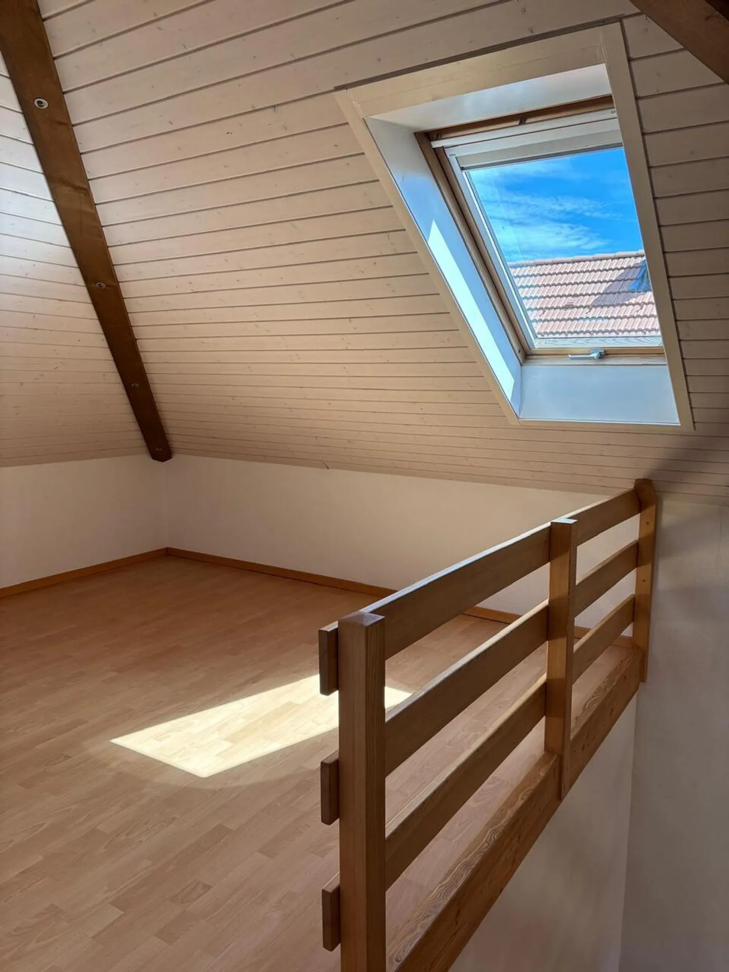 Duplex spacieux avec cuisine moderne - Photo 6 sur 25