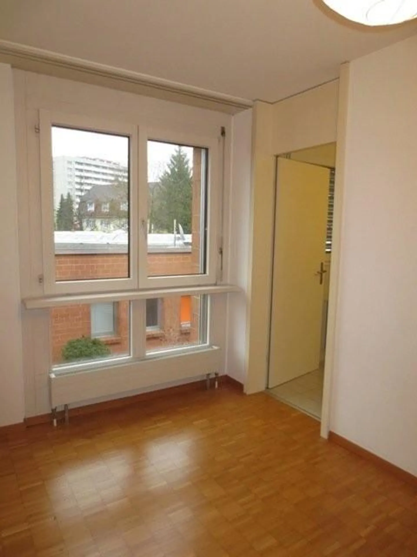 Bell'appartamento con balcone nel centro di Zollikofen - Foto 11 di 12