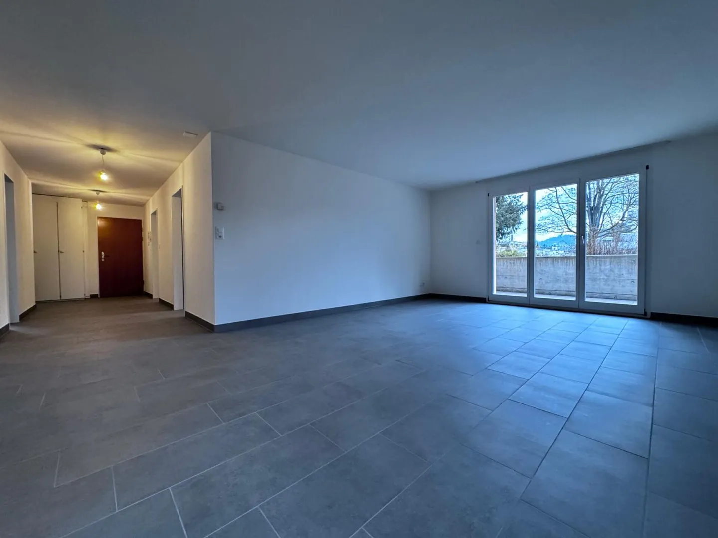 Spacious 4½-room apartment with terrace and two underground parking spaces - Photo 19 of 28