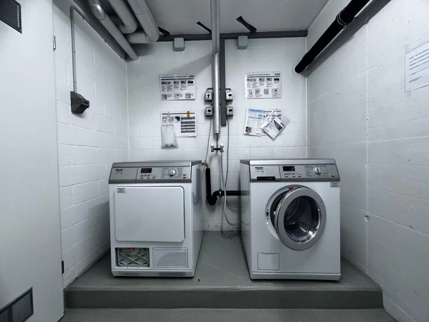 Spacious 4½-room apartment with terrace and two underground parking spaces - Photo 23 of 28