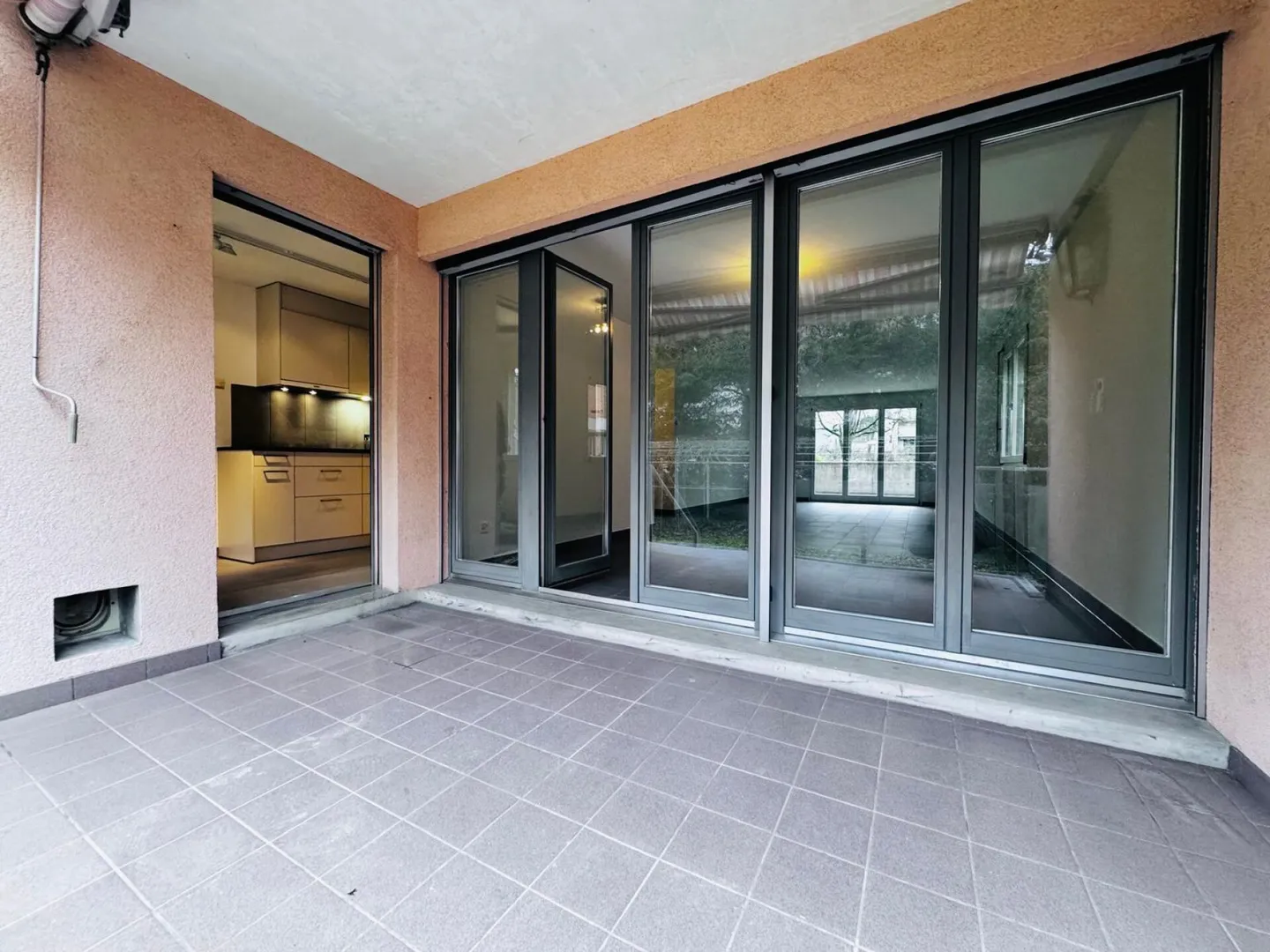 Spacious 4½-room apartment with terrace and two underground parking spaces - Photo 28 of 28