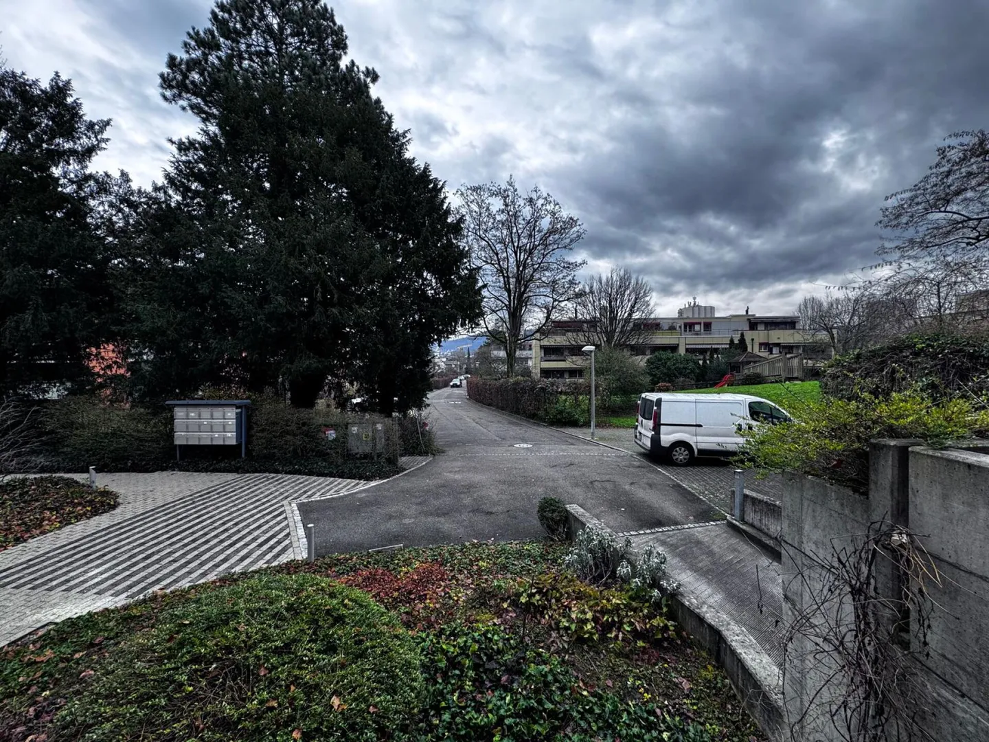 Spacious 4½-room apartment with terrace and two underground parking spaces - Photo 27 of 28