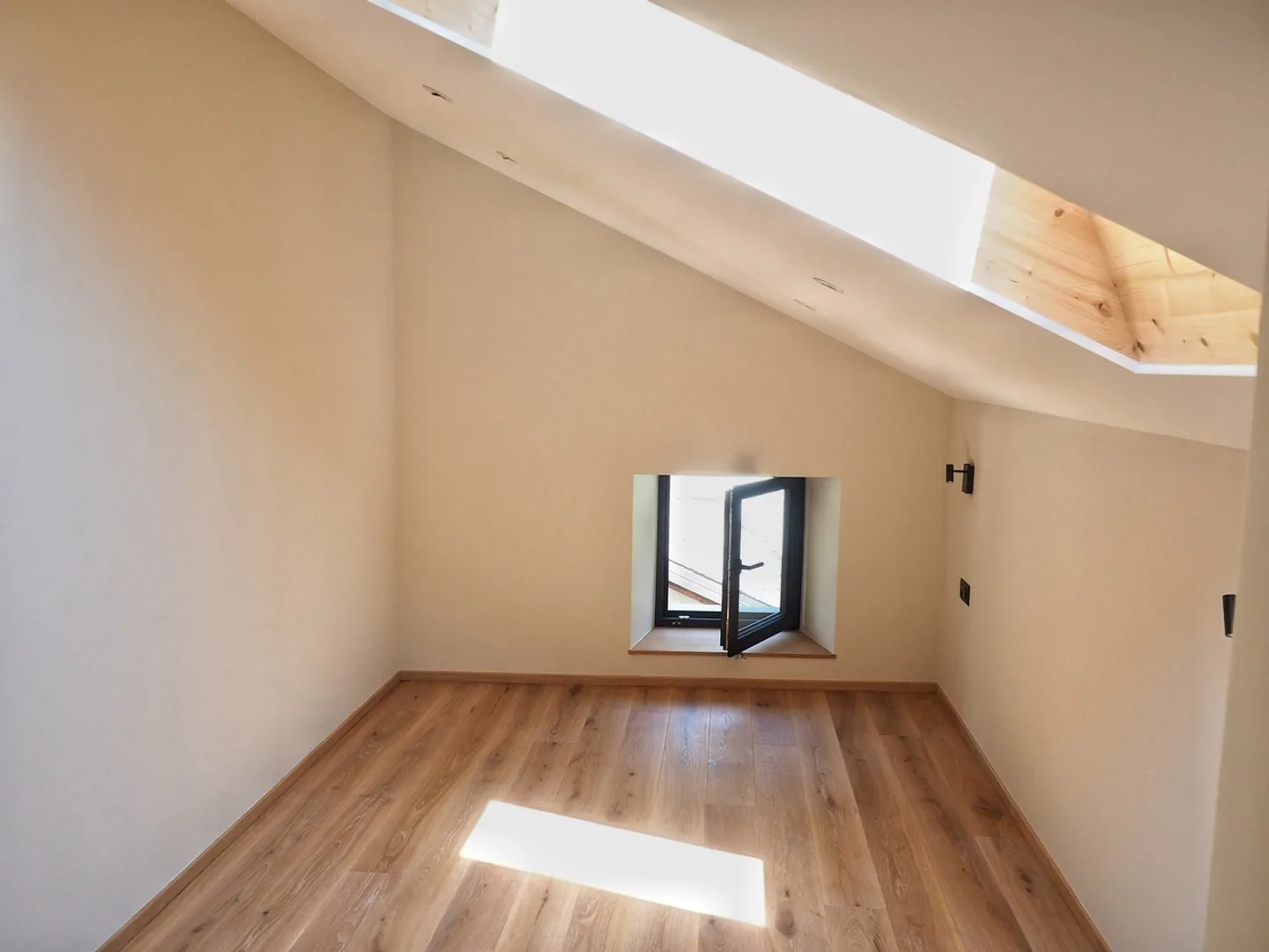 Duplex completamente ristrutturato con giardino - Foto 10 di 14