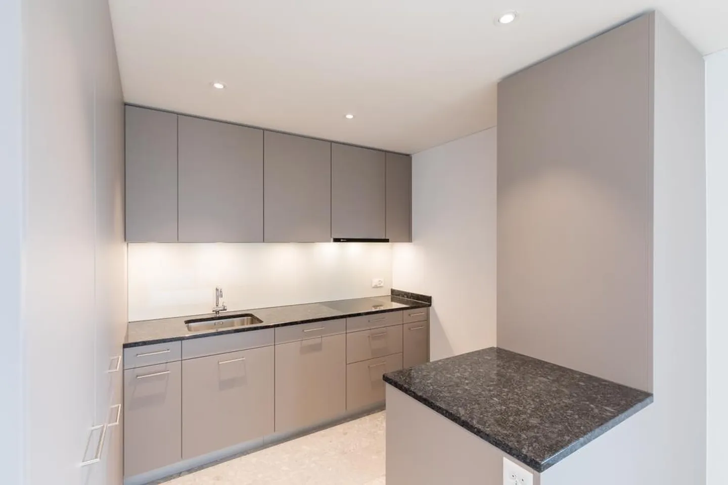 Geräumige Attika-Wohnung in Blumenfeld - Foto 2 von 7