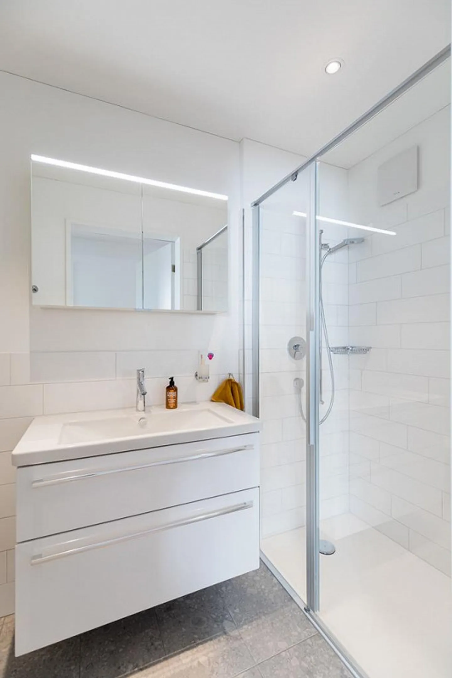 Geräumige Attika-Wohnung in Blumenfeld - Foto 4 von 7