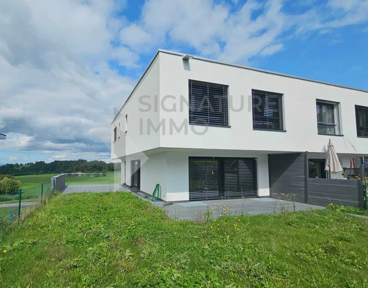 Wunderschöne Villa mit großem Garten von 5,5 Zimmern inmitten der Natur! - Foto 1 von 13