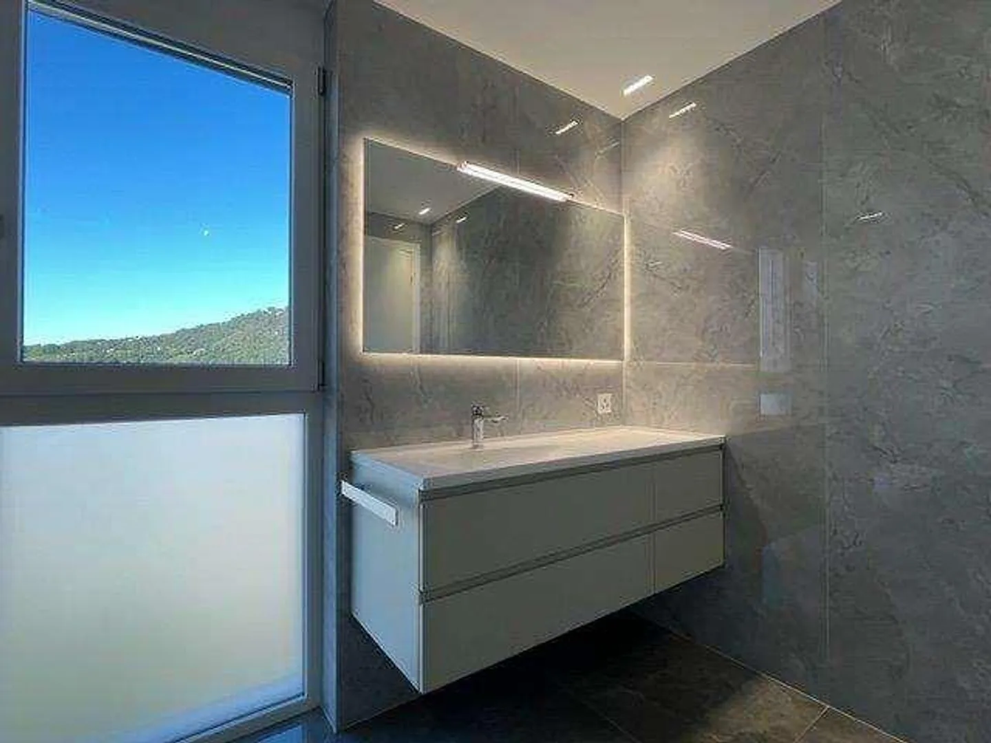 MENDRISIO: Attico 4.5 locali con vista panoramica e arredi di alta qualità - Foto 12 di 12