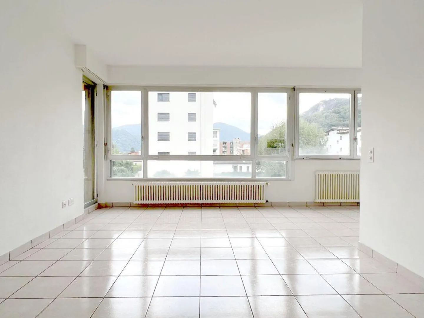 CASLANO | WOHNUNG IN DER NÄHE DES LIDOS | 3.5 | - Foto 2 von 8