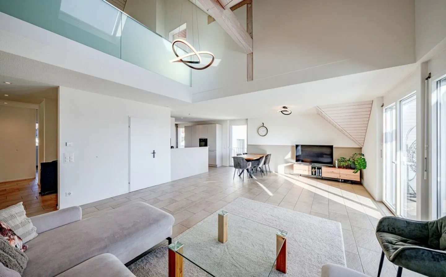 MAISONETTE UNICA CON VISTA NEL LONTANO - Foto 3 di 8