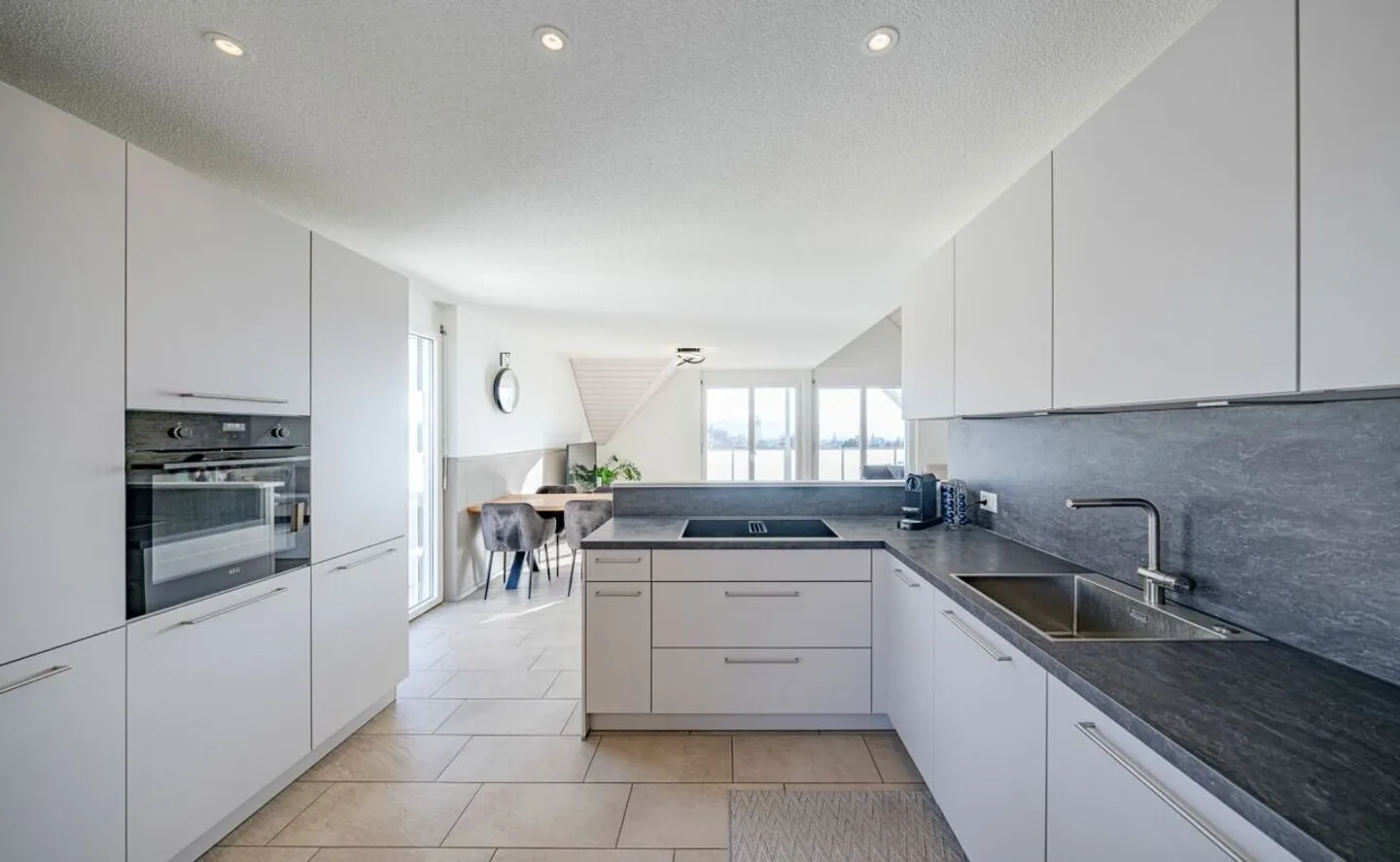 MAISONETTE UNICA CON VISTA NEL LONTANO - Foto 4 di 8