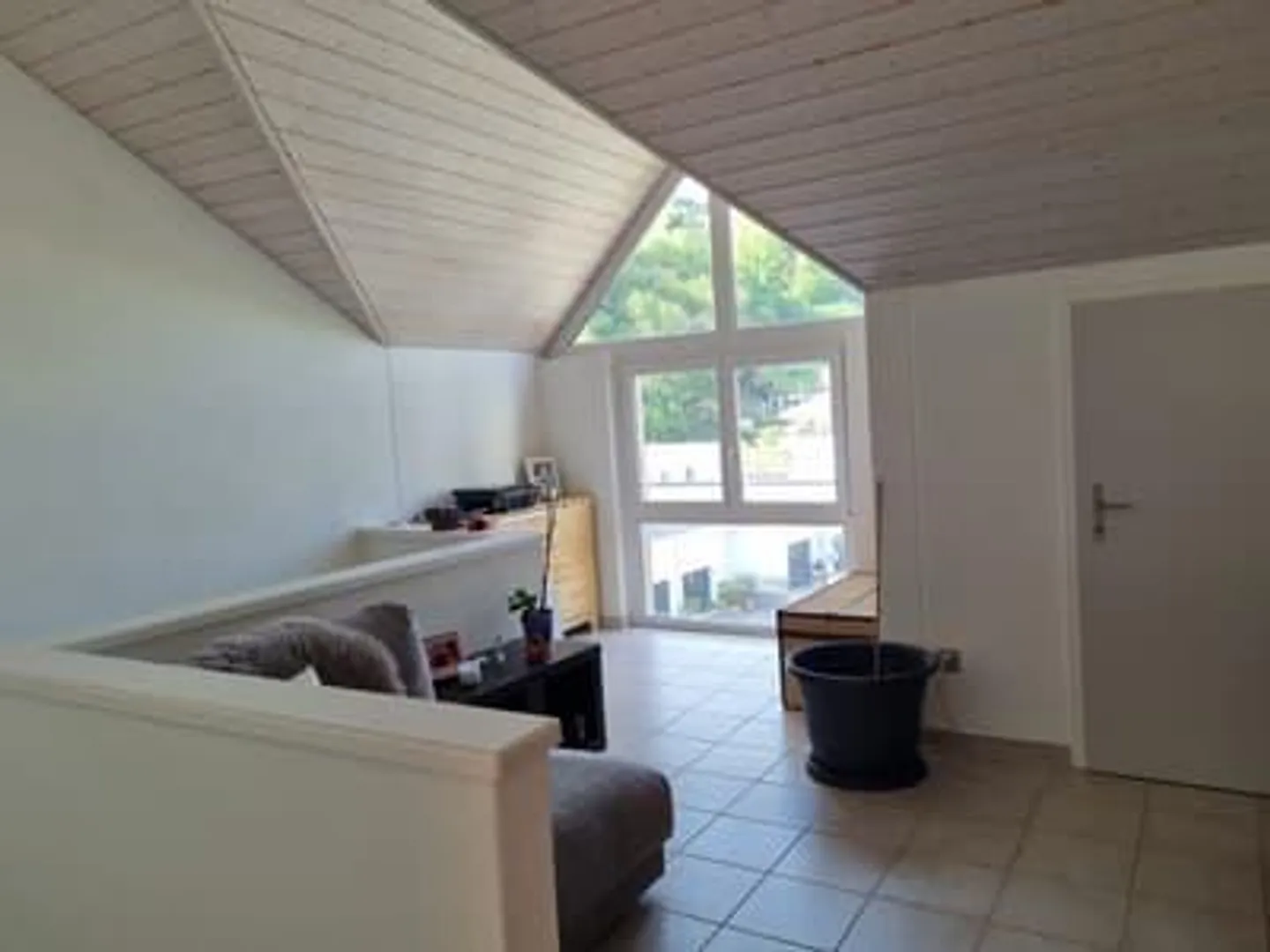 Incantevole appartamento mansardato di 4,5 locali con balcone a Mühlethal - Foto 7 di 22