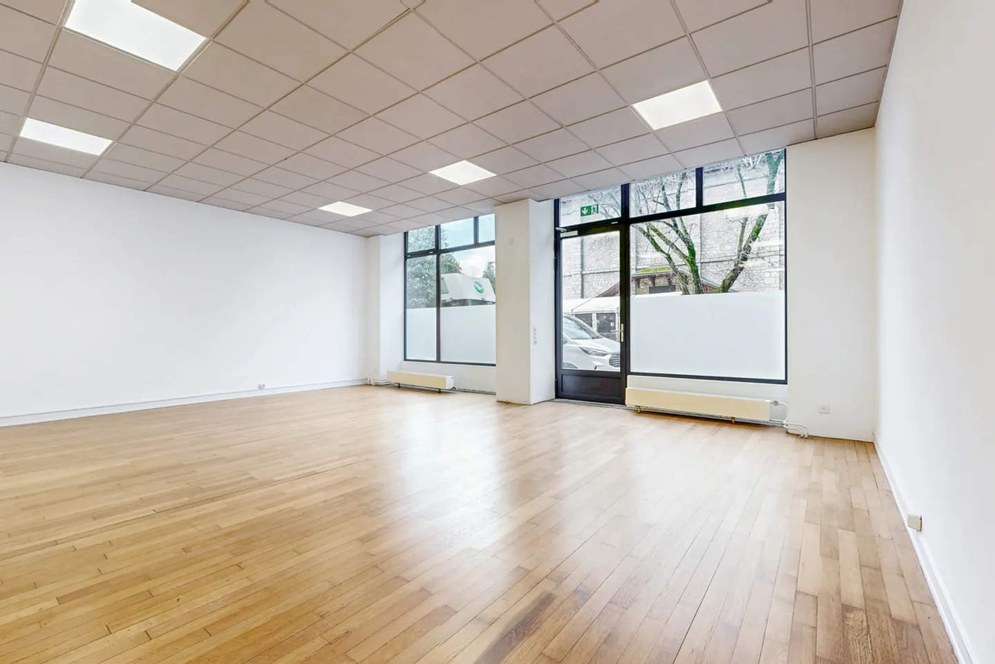 Hervorragende Sichtbarkeit für diese Eckarcade. - Foto 3 von 9