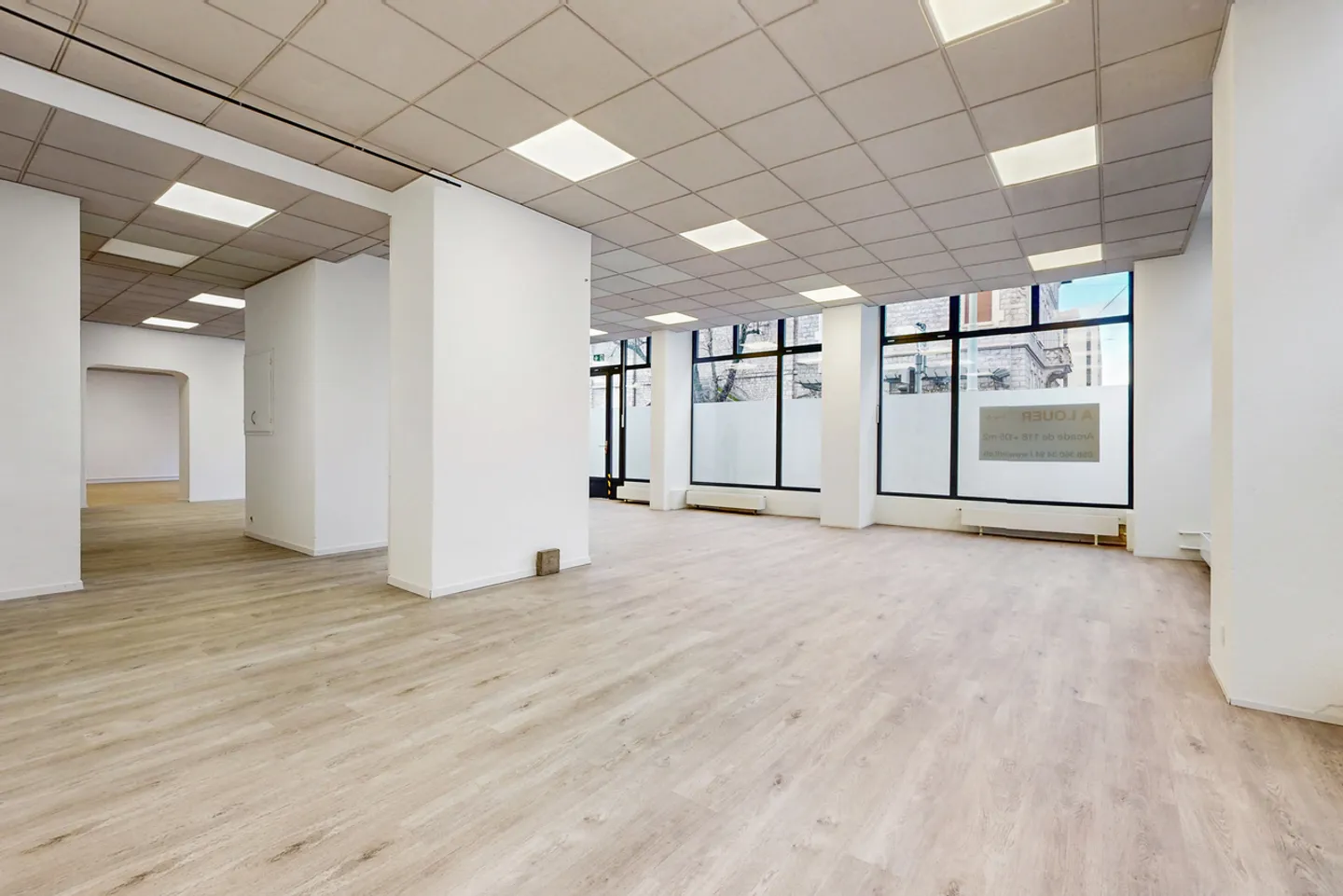 Hervorragende Sichtbarkeit für diese Eckarcade. - Foto 6 von 9