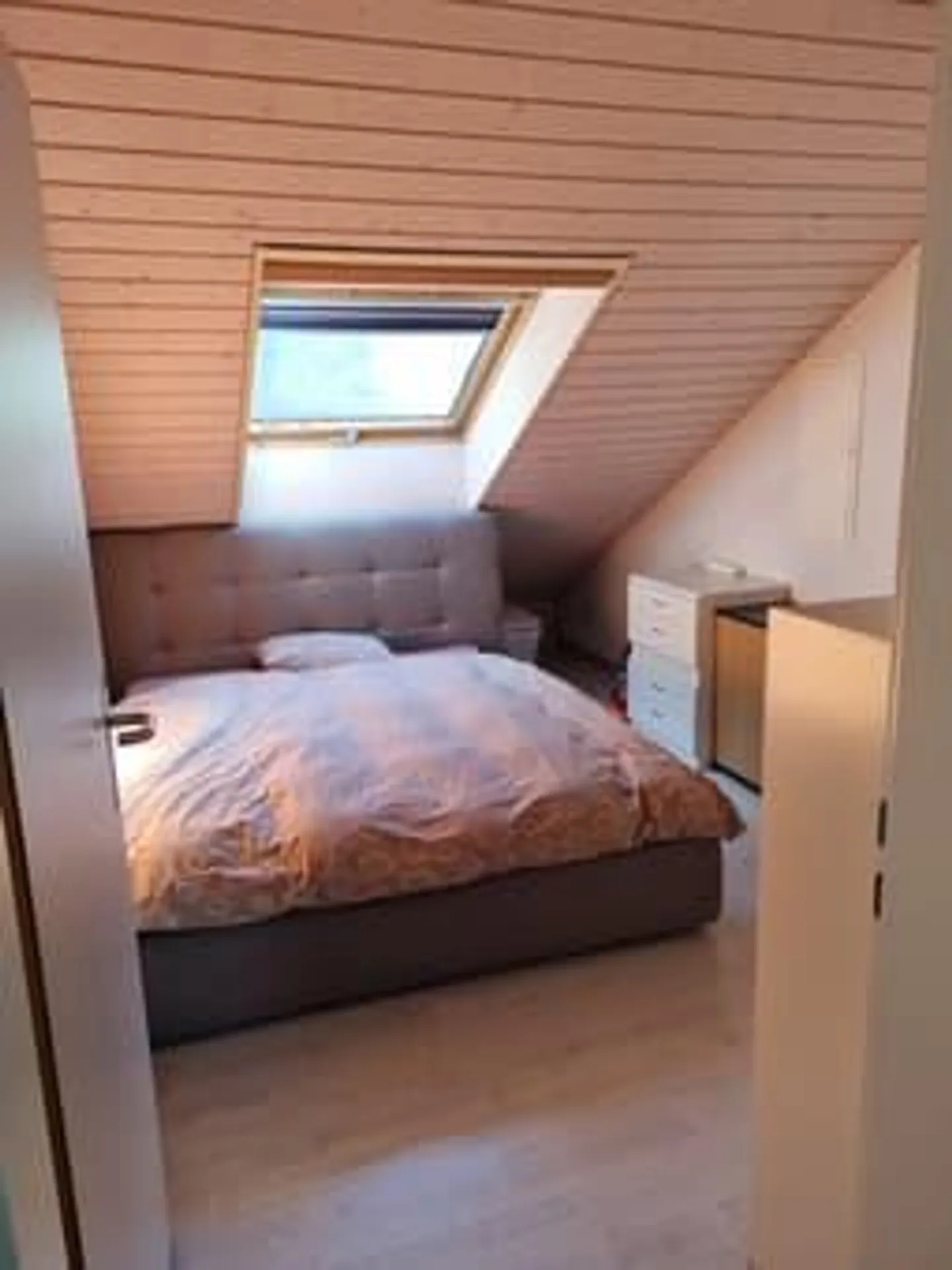 Incantevole appartamento mansardato di 4,5 locali con balcone a Mühlethal - Foto 15 di 22