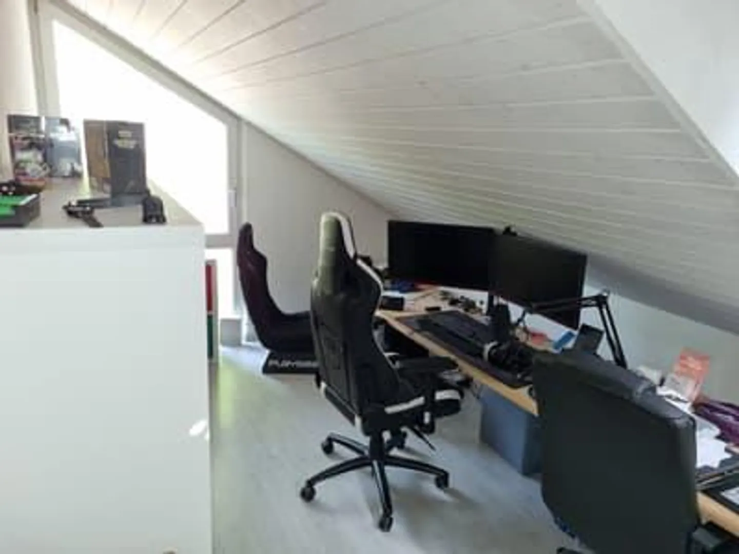 Incantevole appartamento mansardato di 4,5 locali con balcone a Mühlethal - Foto 16 di 22