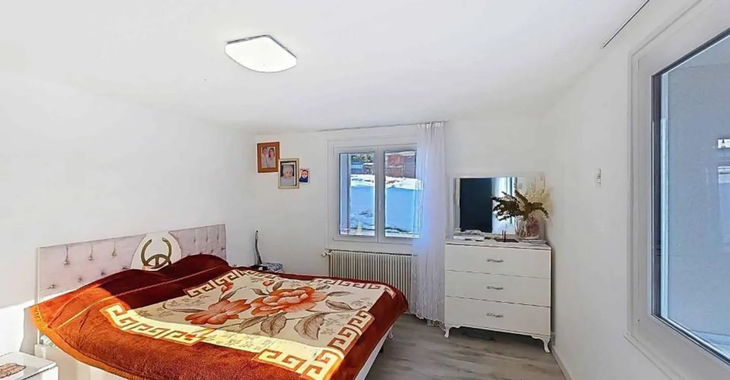Renovated individual villa with large plot and unobstructed view - Photo 8 of 13