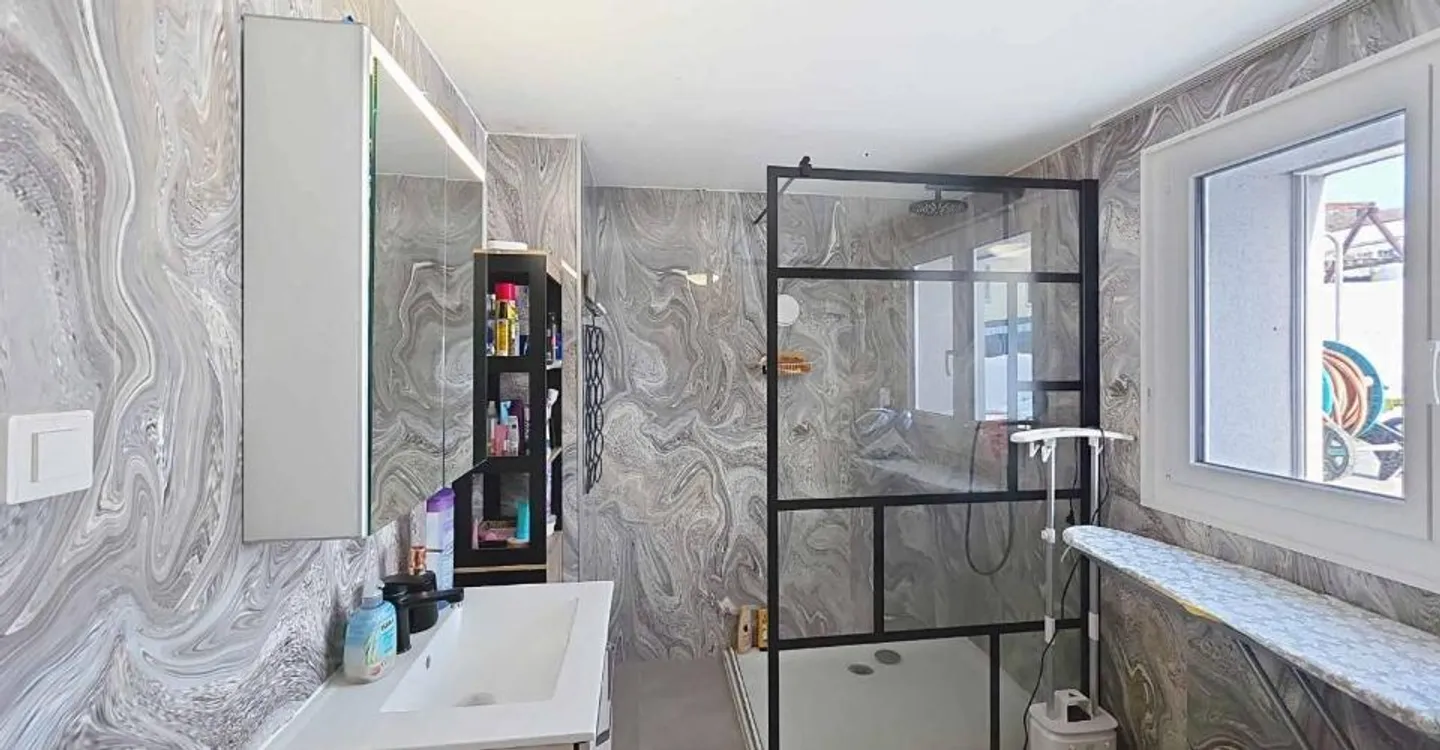Renovated individual villa with large plot and unobstructed view - Photo 9 of 13