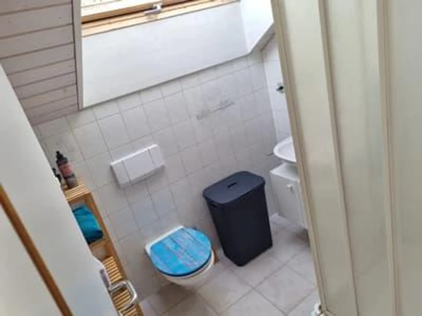 Incantevole appartamento mansardato di 4,5 locali con balcone a Mühlethal - Foto 20 di 22