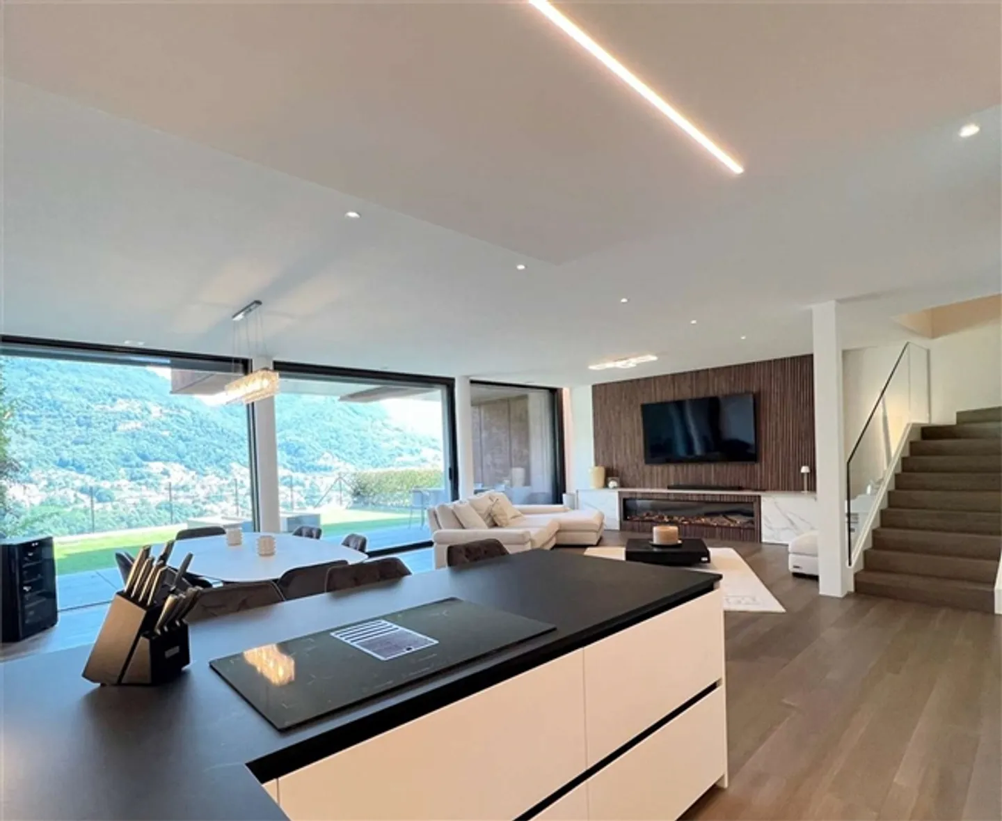 Designer-Duplex in Canobbio - Foto 3 von 11