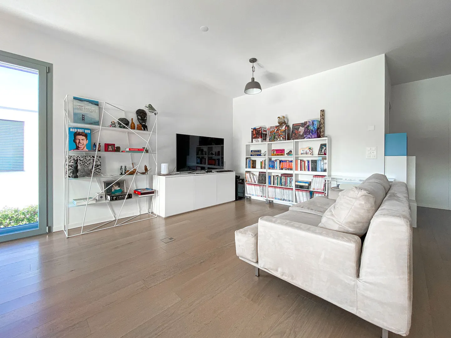 Spacious and modern 2.5 rooms in Lugaggia - Photo 2 of 5